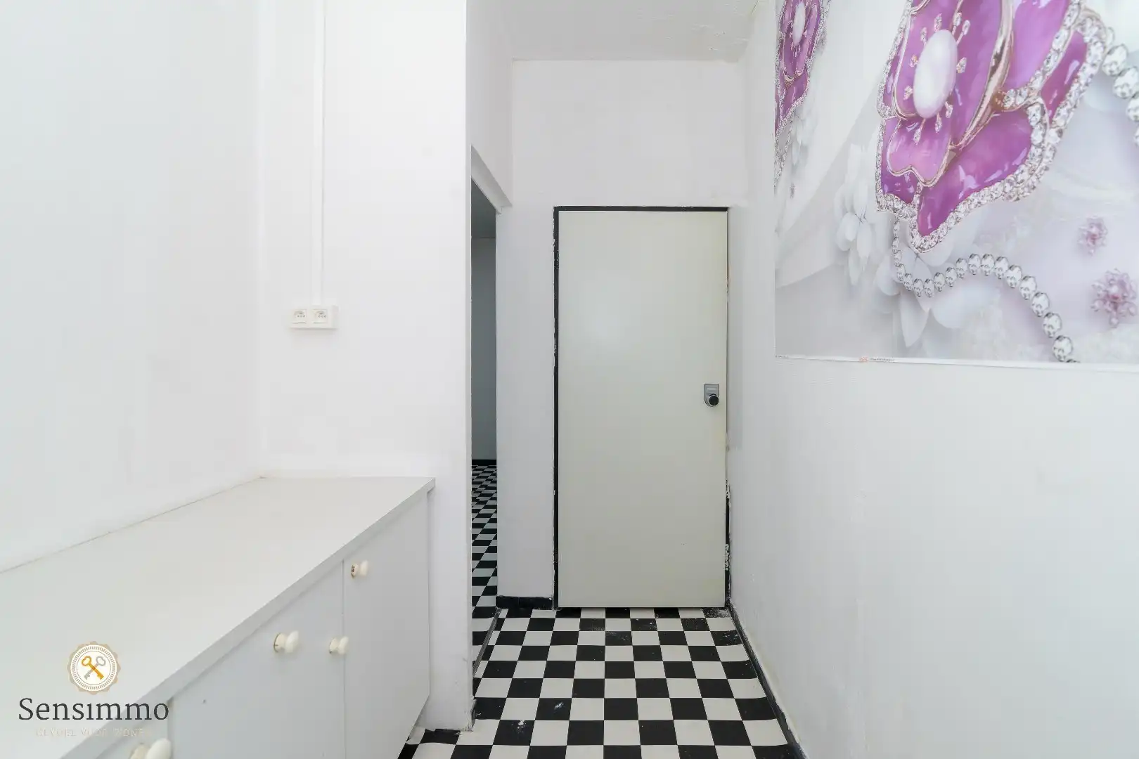 Handelsruimte in het hartje van Genk foto 11