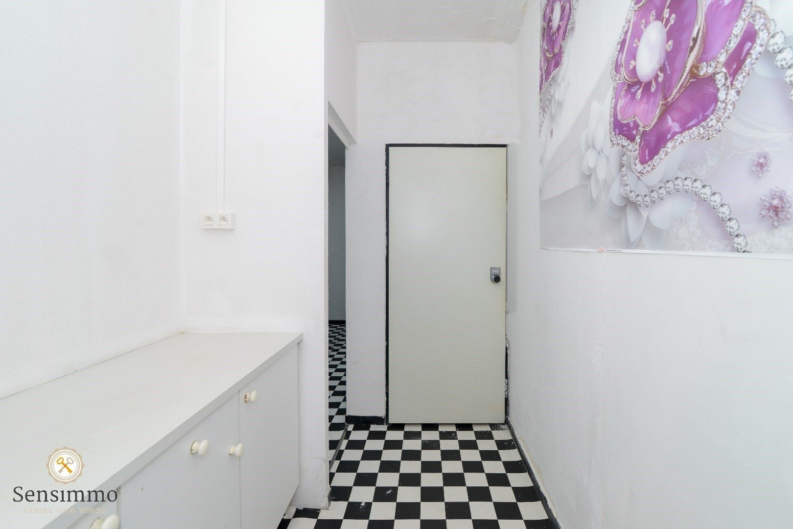 Handelsruimte in het hartje van Genk foto 11