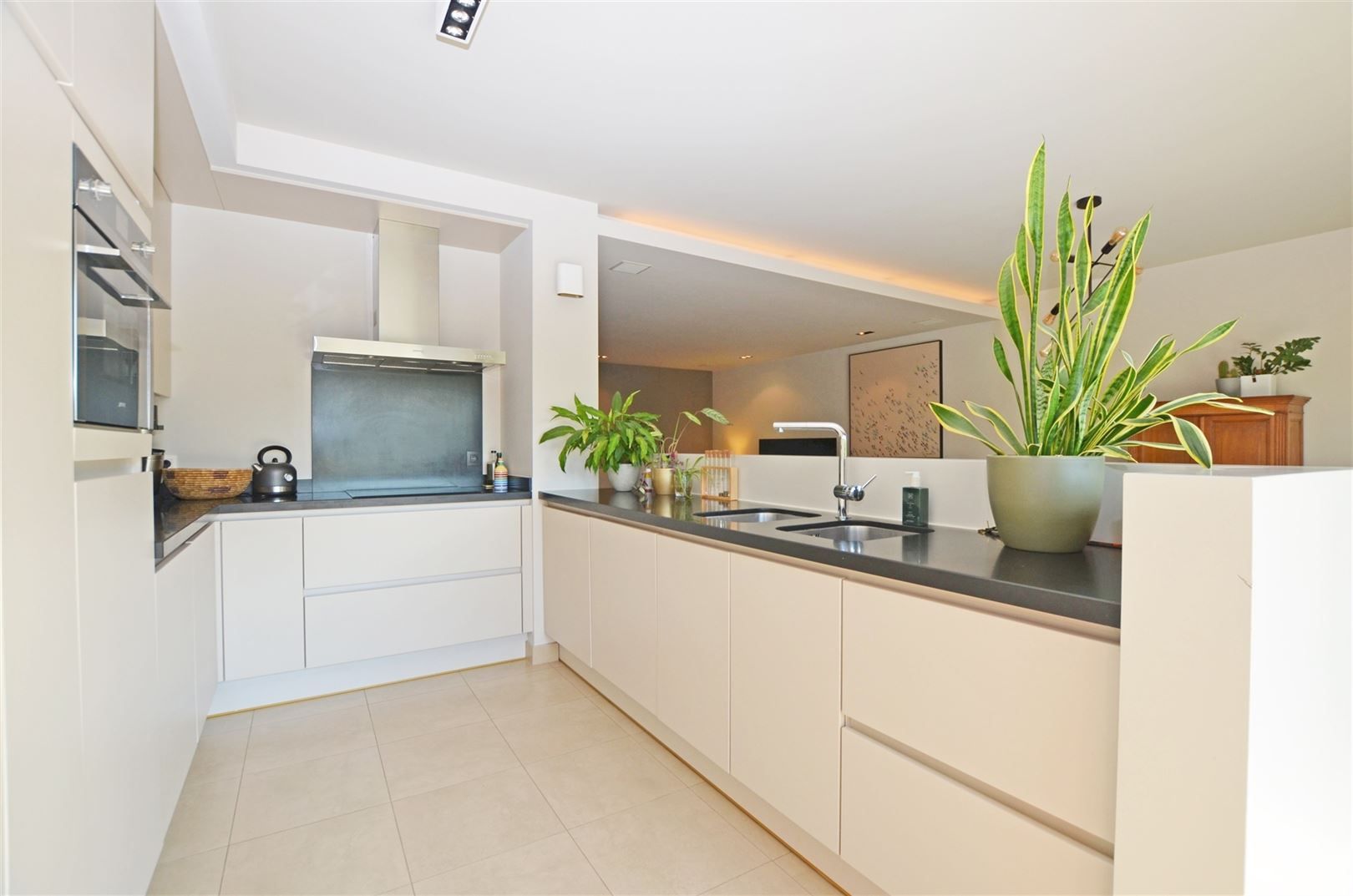 Instapklaar gelijkvloers appartement nabij het centrum foto 7