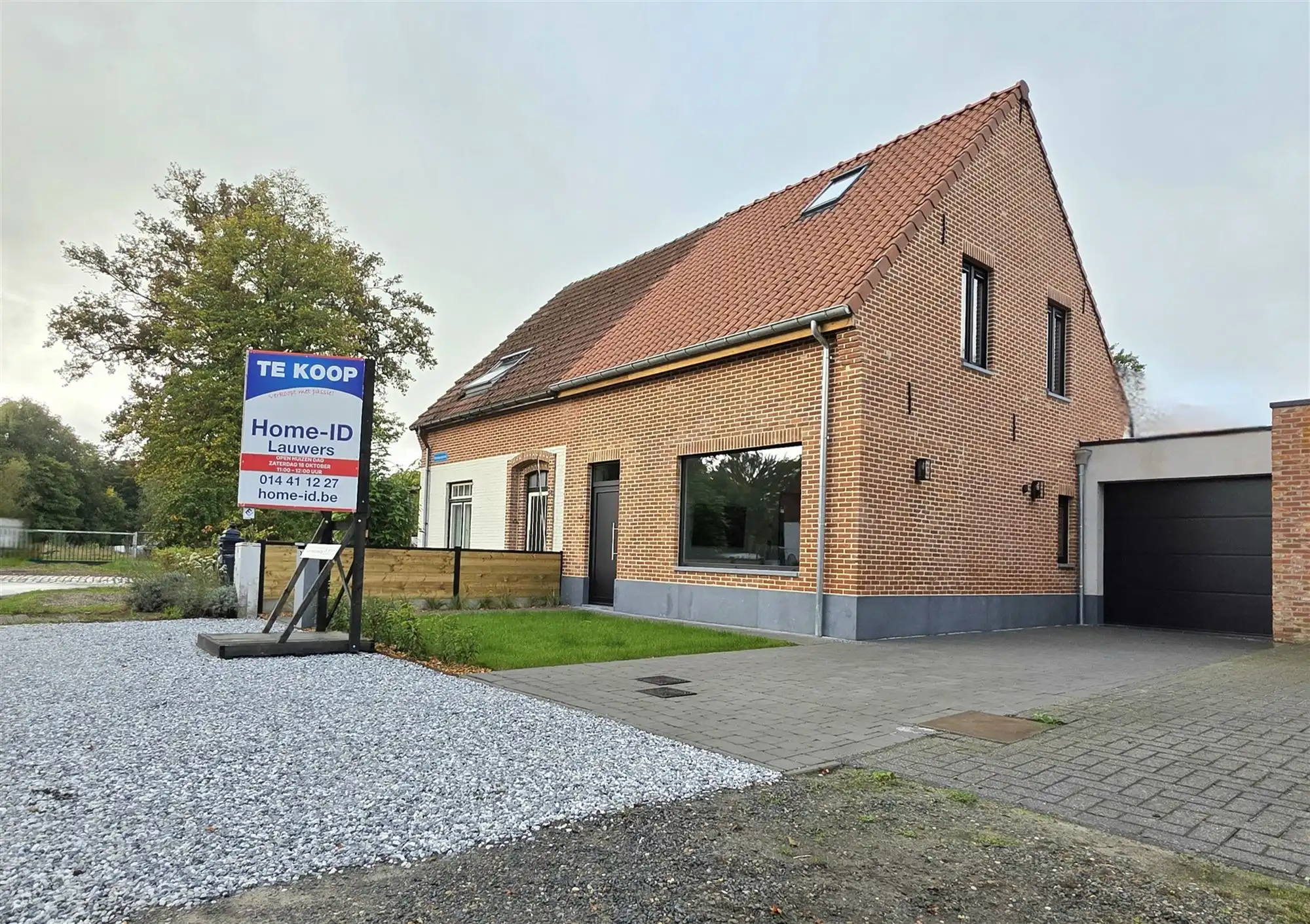 Moderne woning met 3 slaapkamers, 2 badkamers aan de vaart foto {{pictureIndex}}