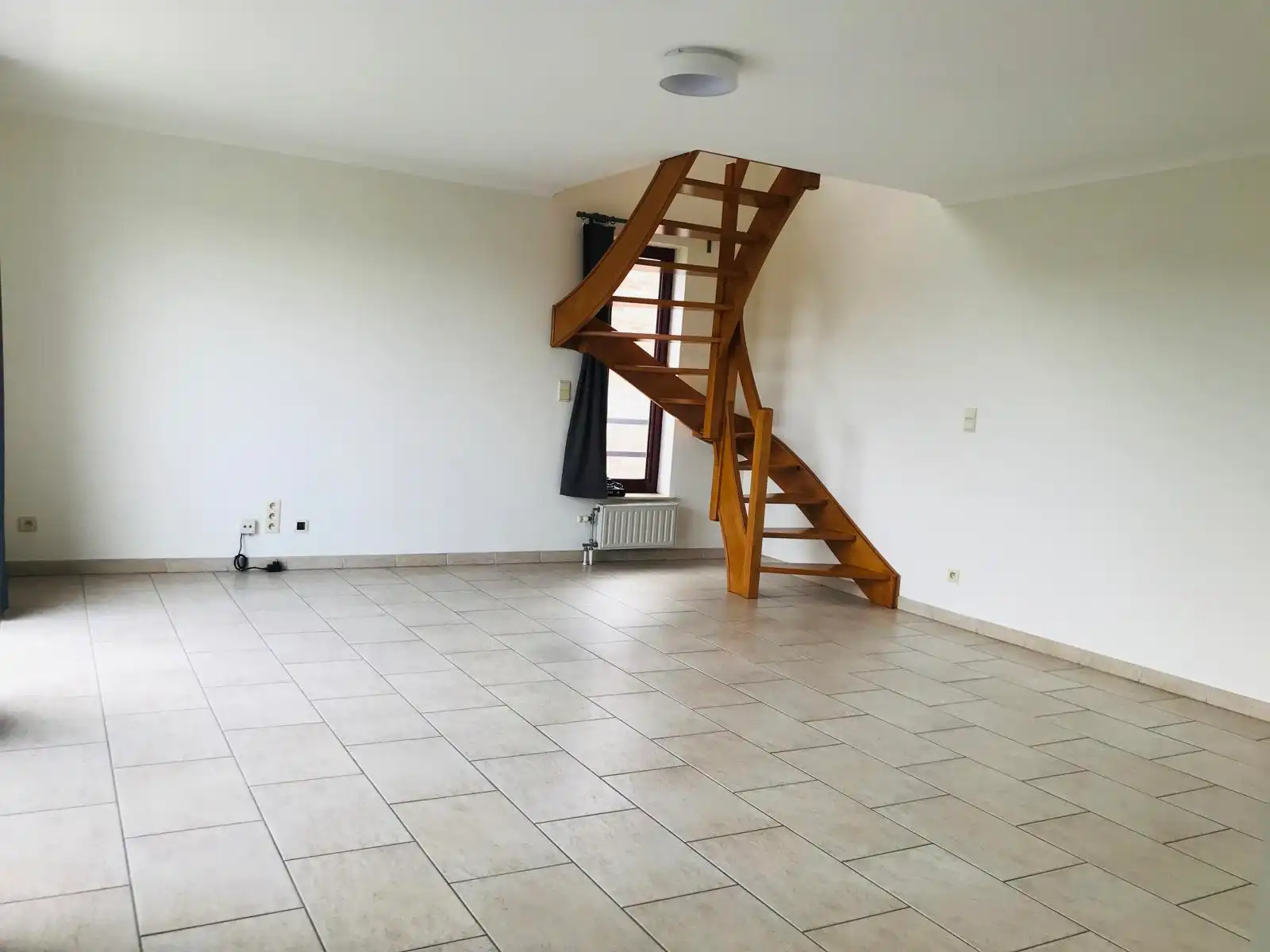 Mooi appartement nabij centrum Tienen met 2 slpks en garage. foto 7