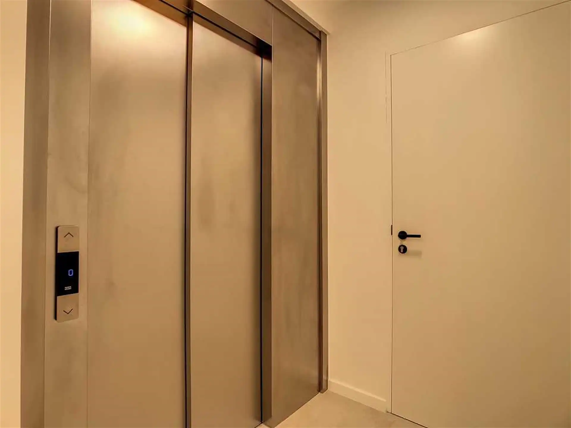 Moderne en lichtrijke praktijkruimte in nieuw gebouw foto 12