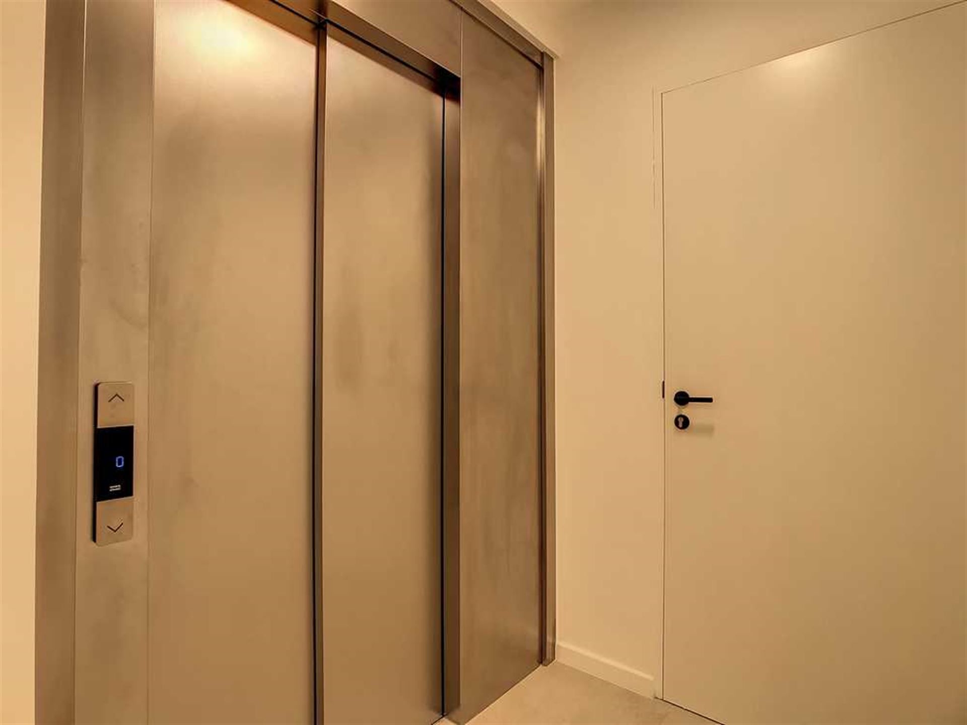 Moderne en lichtrijke praktijkruimte in nieuw gebouw foto 12