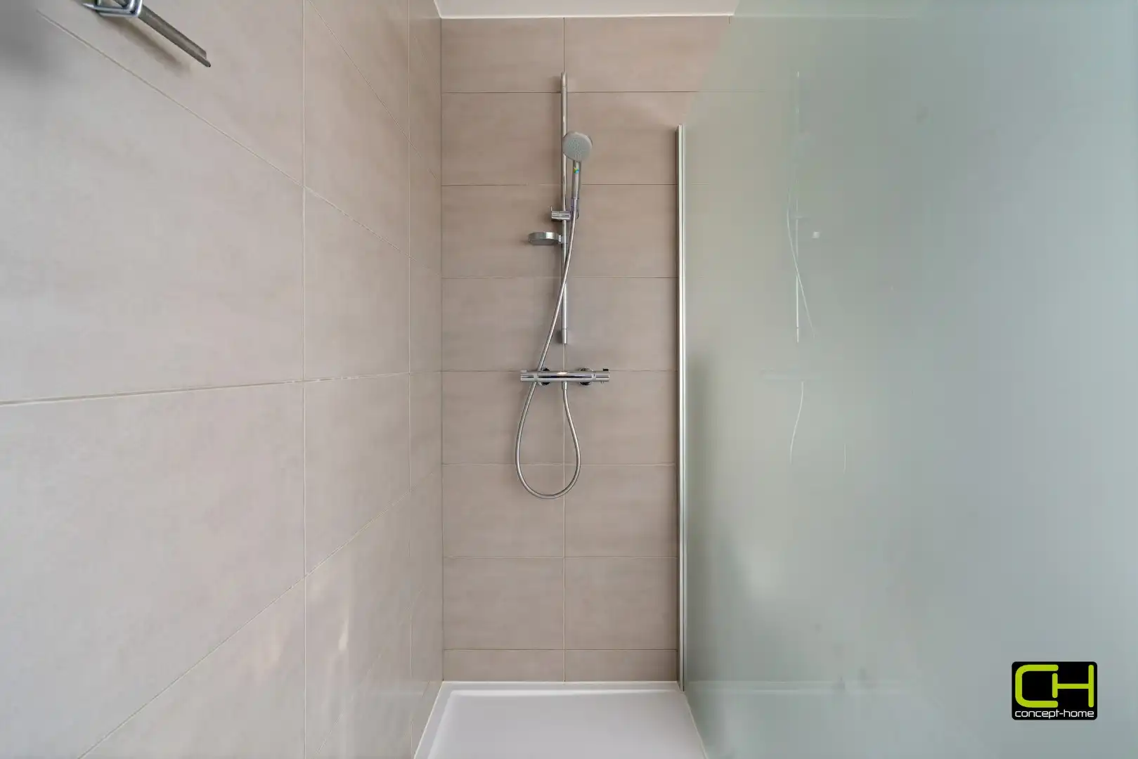 Ruim appartement met twee slaapkamers te koop in Lovendegem foto 12