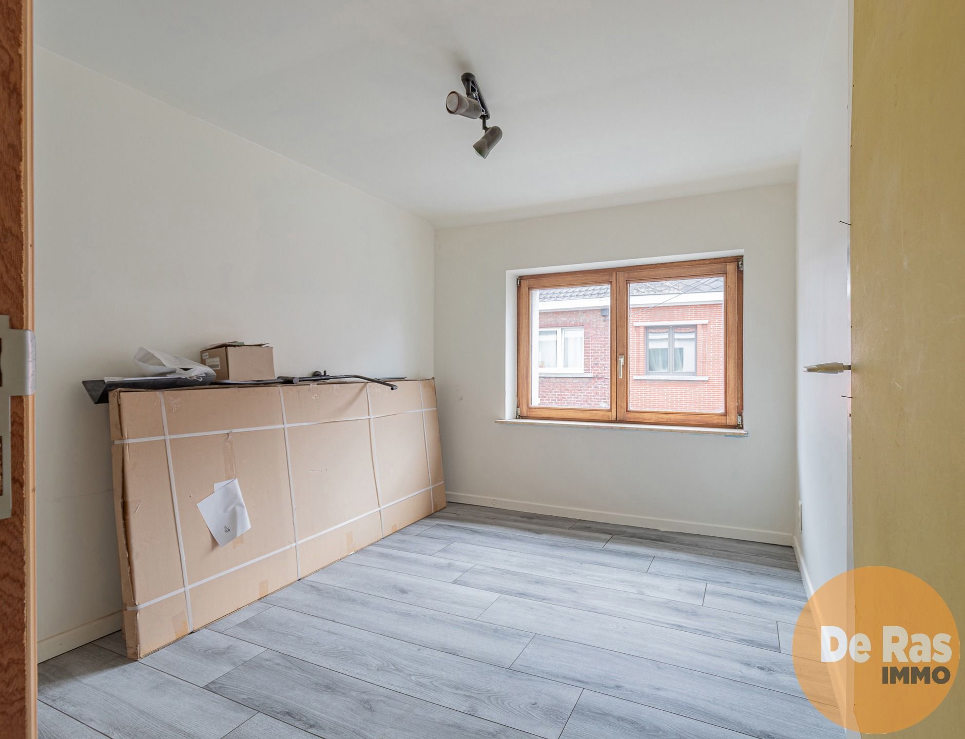 HAALTERT - Verder af te werken woning met 3 slpk en tuin! foto 12