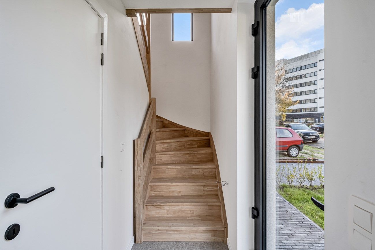 Instapklare nieuwbouwwoning met 4 slaapkamers, 2 badkamers en garage foto 6