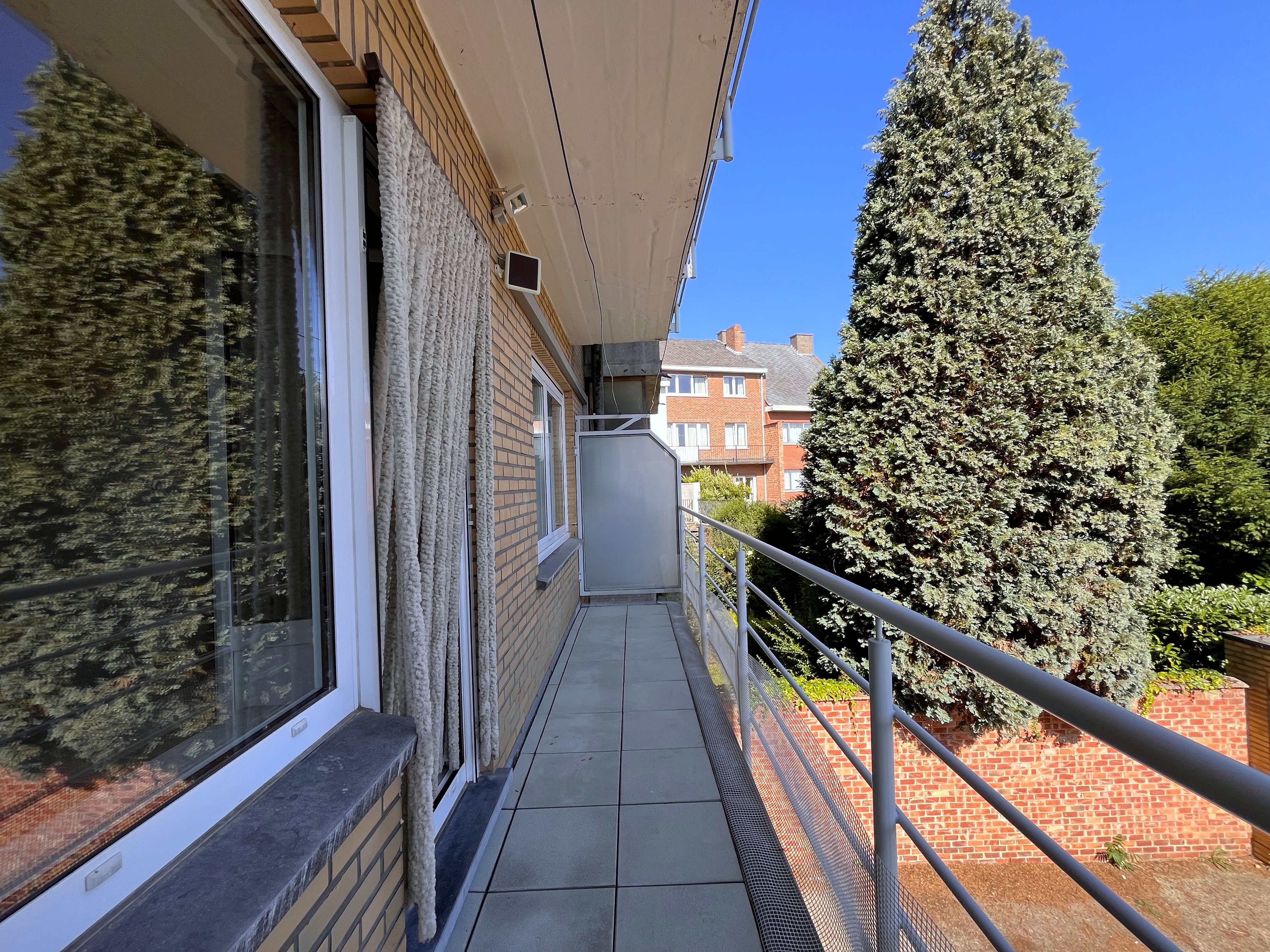 Ruim appartement, dubbele garage, 3 (slaap)kamers, nabij Hasselt centrum foto 14