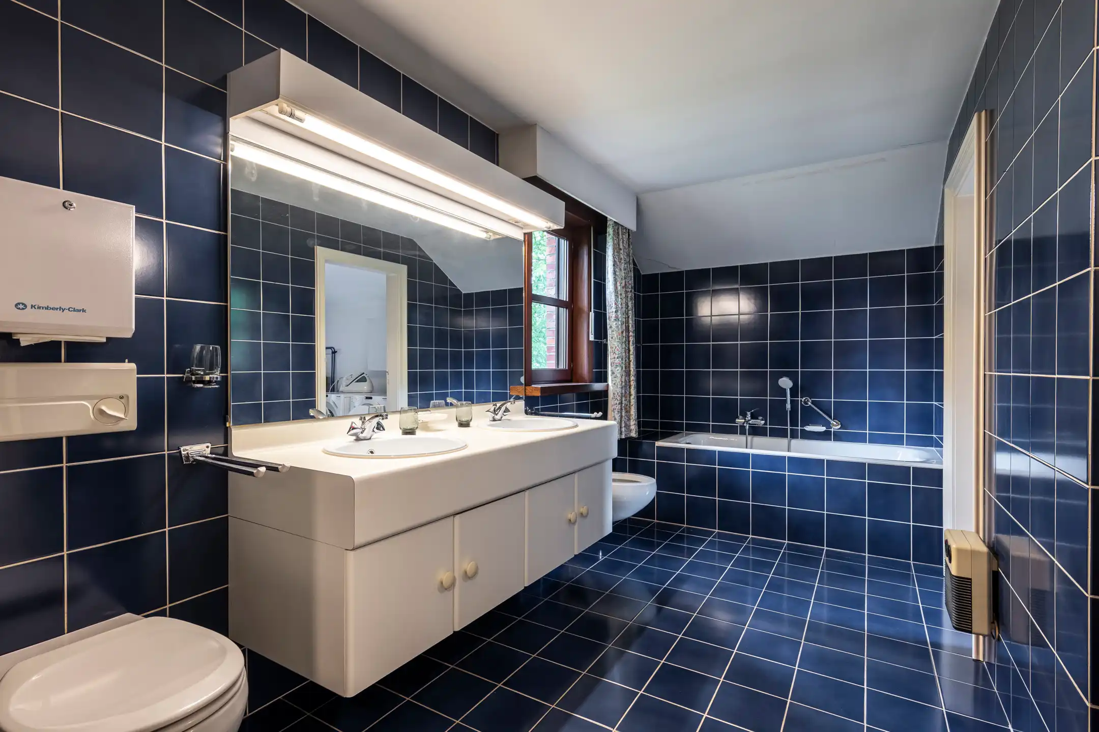 Ruime gezinswoning op prachtig perceel van ca. 1.972 m² foto 19