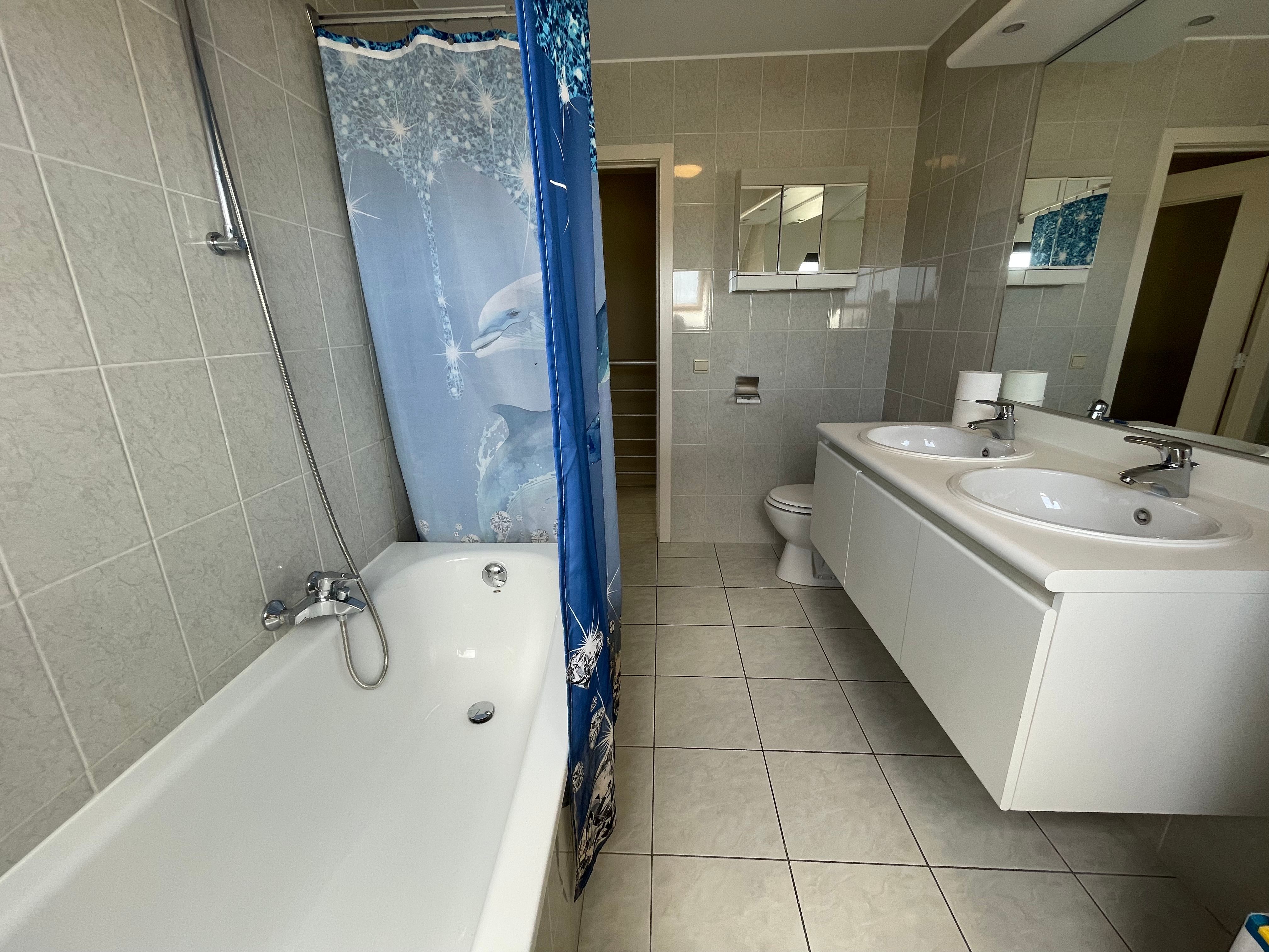 Mooi duplexappartement met drie slaapkamers en twee zongerichte terrassen. foto 25