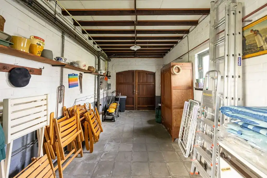 Klassieke te renoveren villa op een mooi hoekperceel in wijk "Hertebos" foto 19