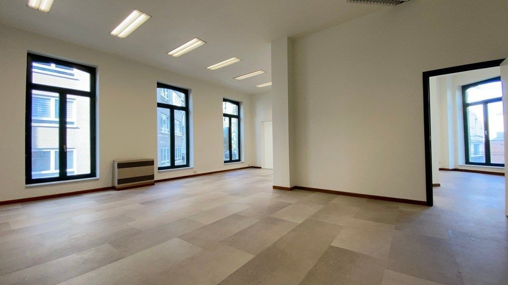 Kantoorruimte te huur in gerenoveerde herenwoning in centrum Gent foto 6