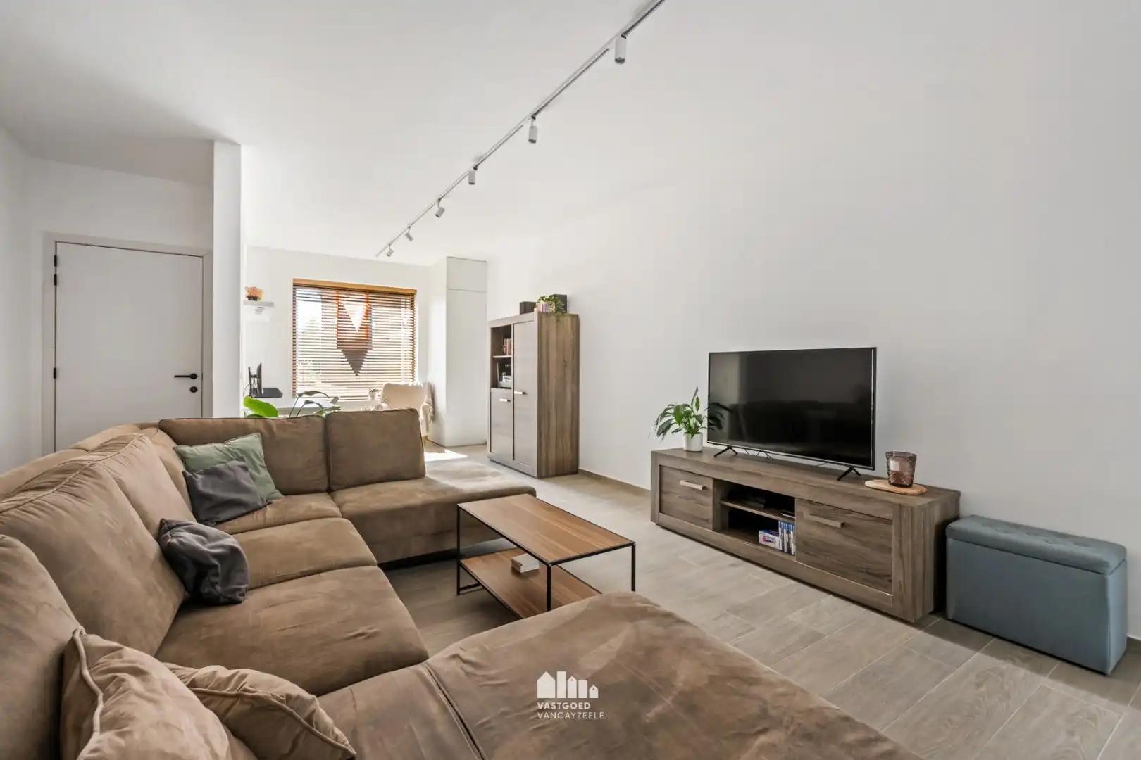 Volledig gerenoveerde woning met 5 slaapkamers, zonnige tuin en garage foto 6