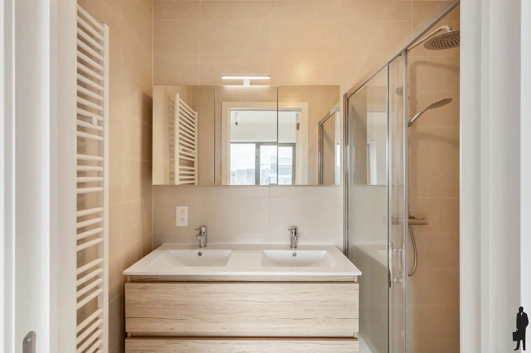 Instapklaar nieuwbouwappartement met terras foto 10