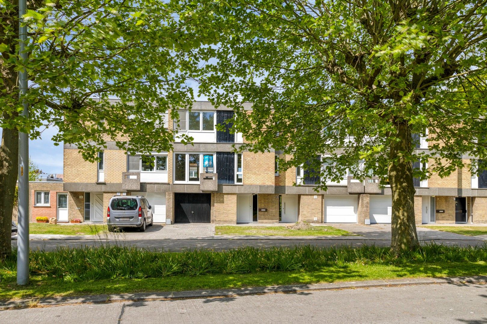 Op te frissen woning met kantoorruimte en garage te Sint-Michiels foto 24