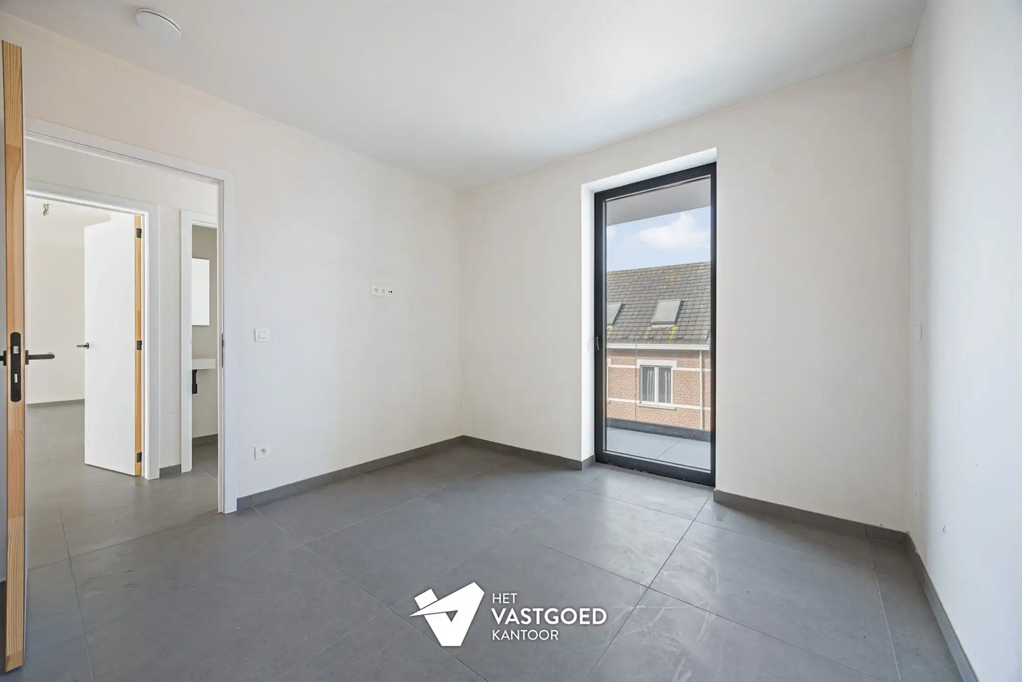RUIM EN LICHTRIJK APPARTEMENT MET 1 SLAAPKAMER foto 11