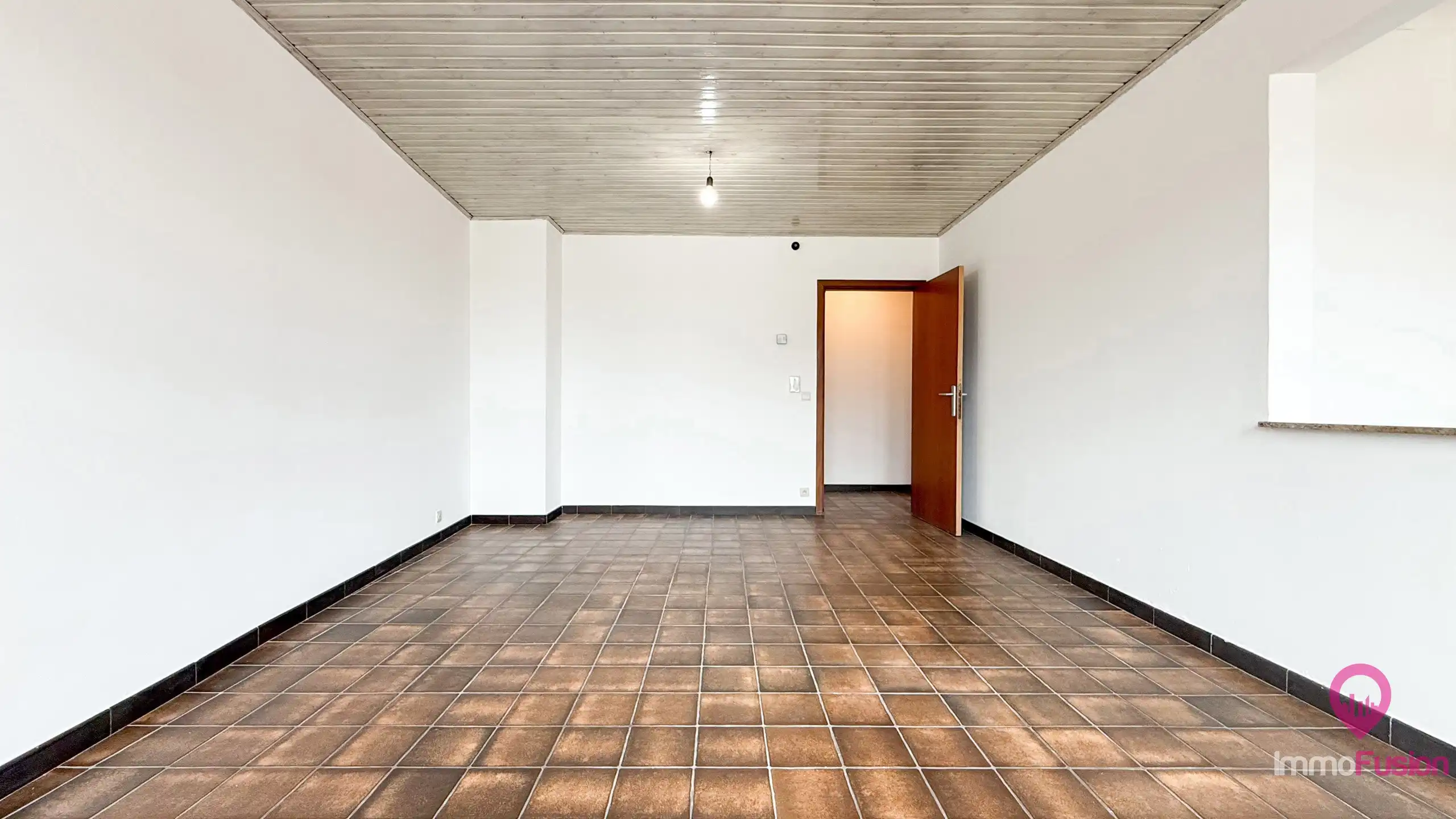 Ideaal gelegen 2-slaapkamerappartement met uitstekende bereikbaarheid! foto 7