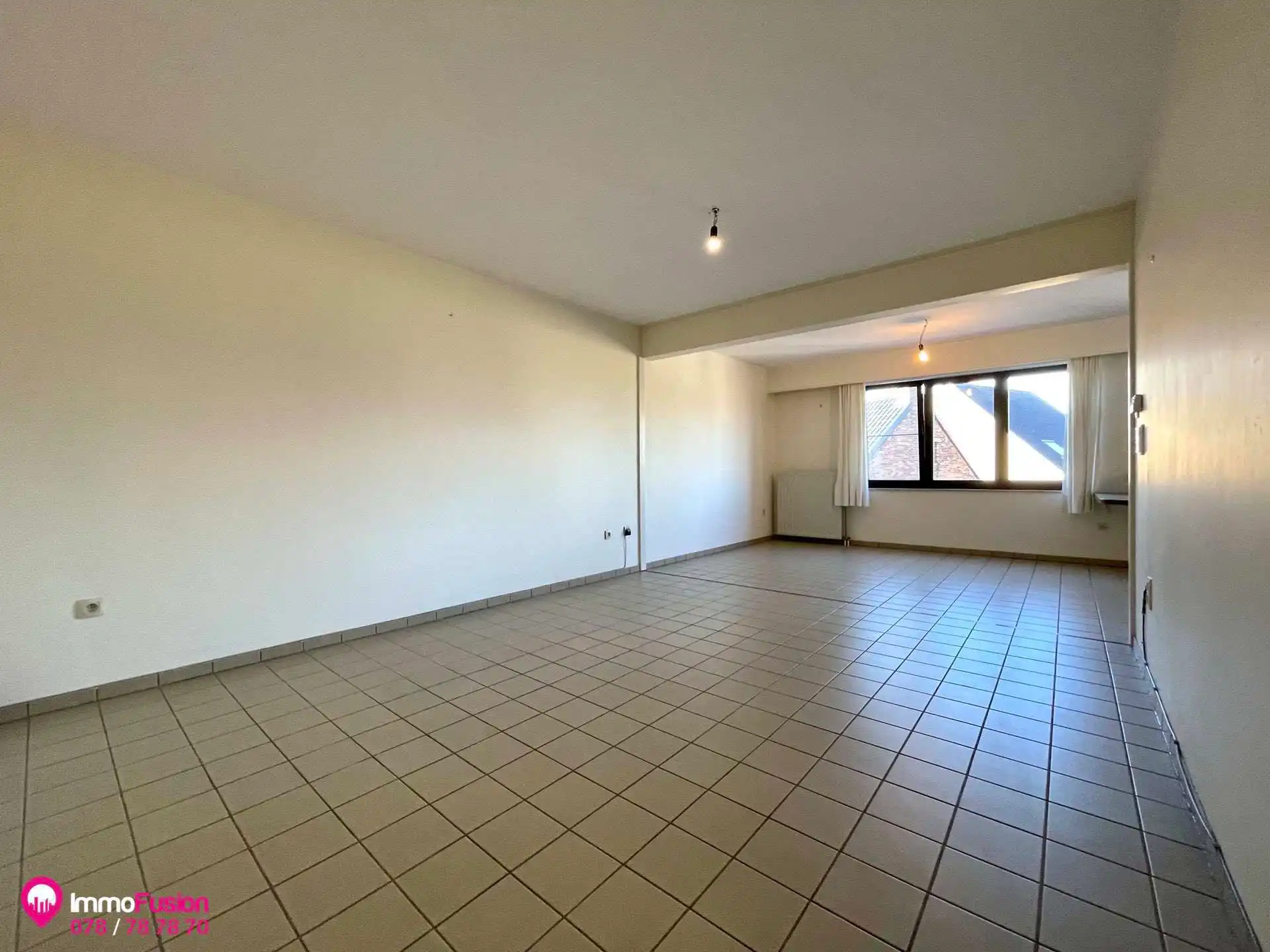 Mooi 2-slaapkamer appartement met terras in het centrum! foto 4