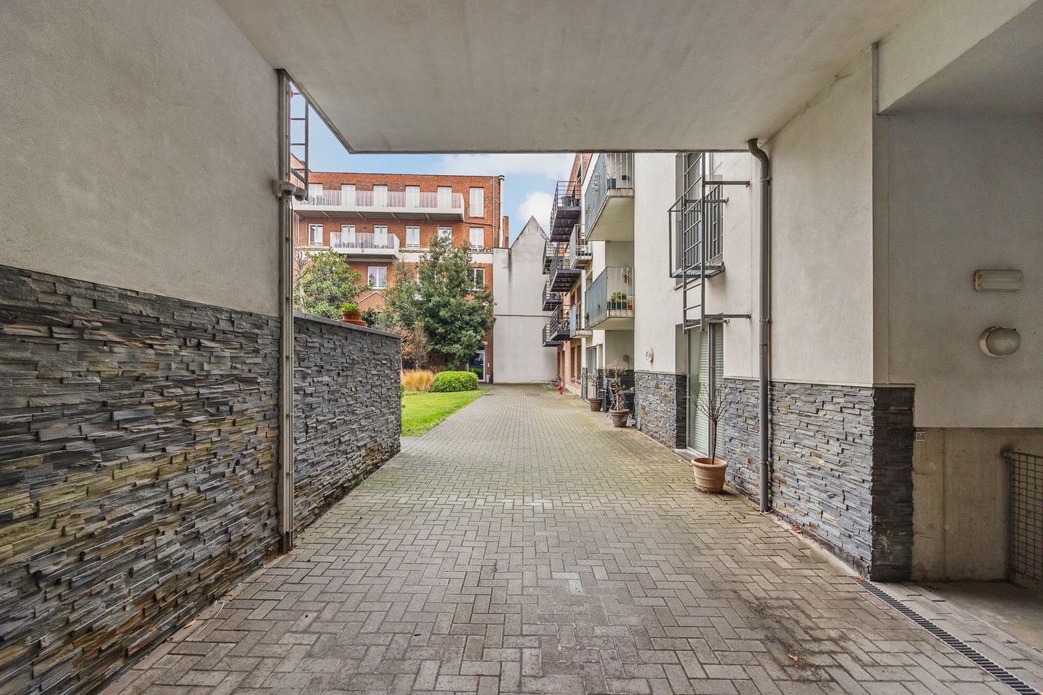 Groen en energiezuinig wonen in alle rust in hartje Antwerpen aan de befaamde Academie foto 4