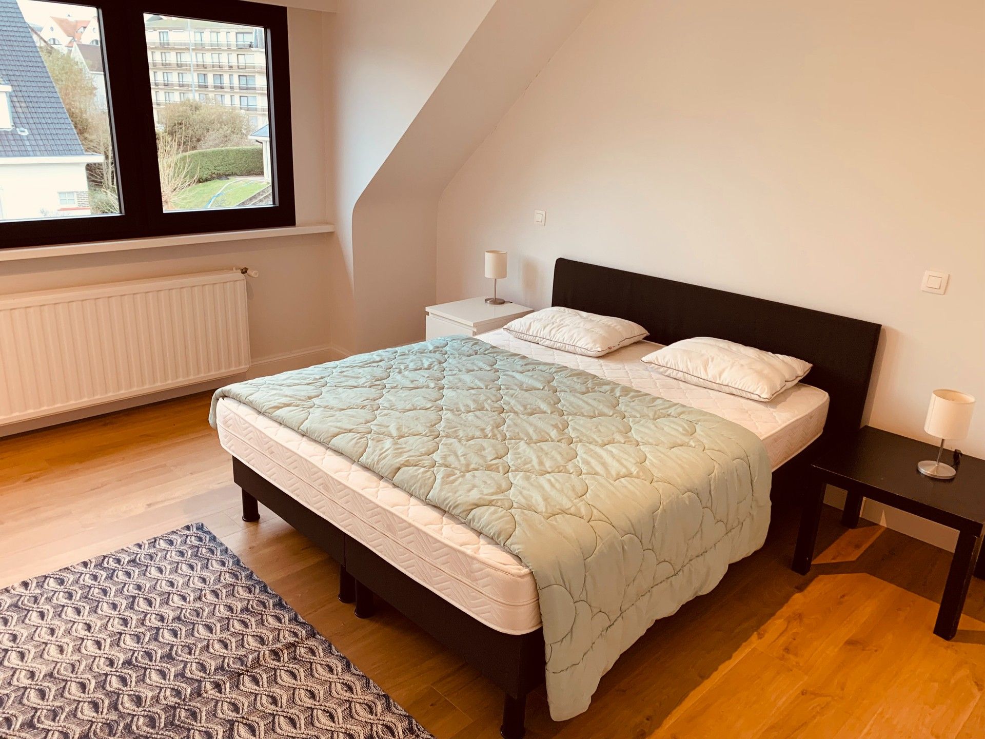 Charmante koppelvilla in de concessiewijk van De Haan. foto 8