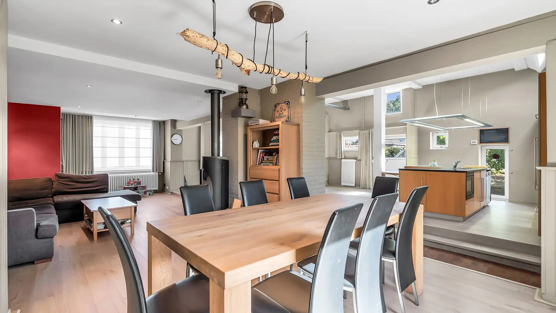 Authentieke hoevewoning met 4 slaapkamers, royale leefruimtes en idyllische ligging in het rozendorp Geistingen foto 15