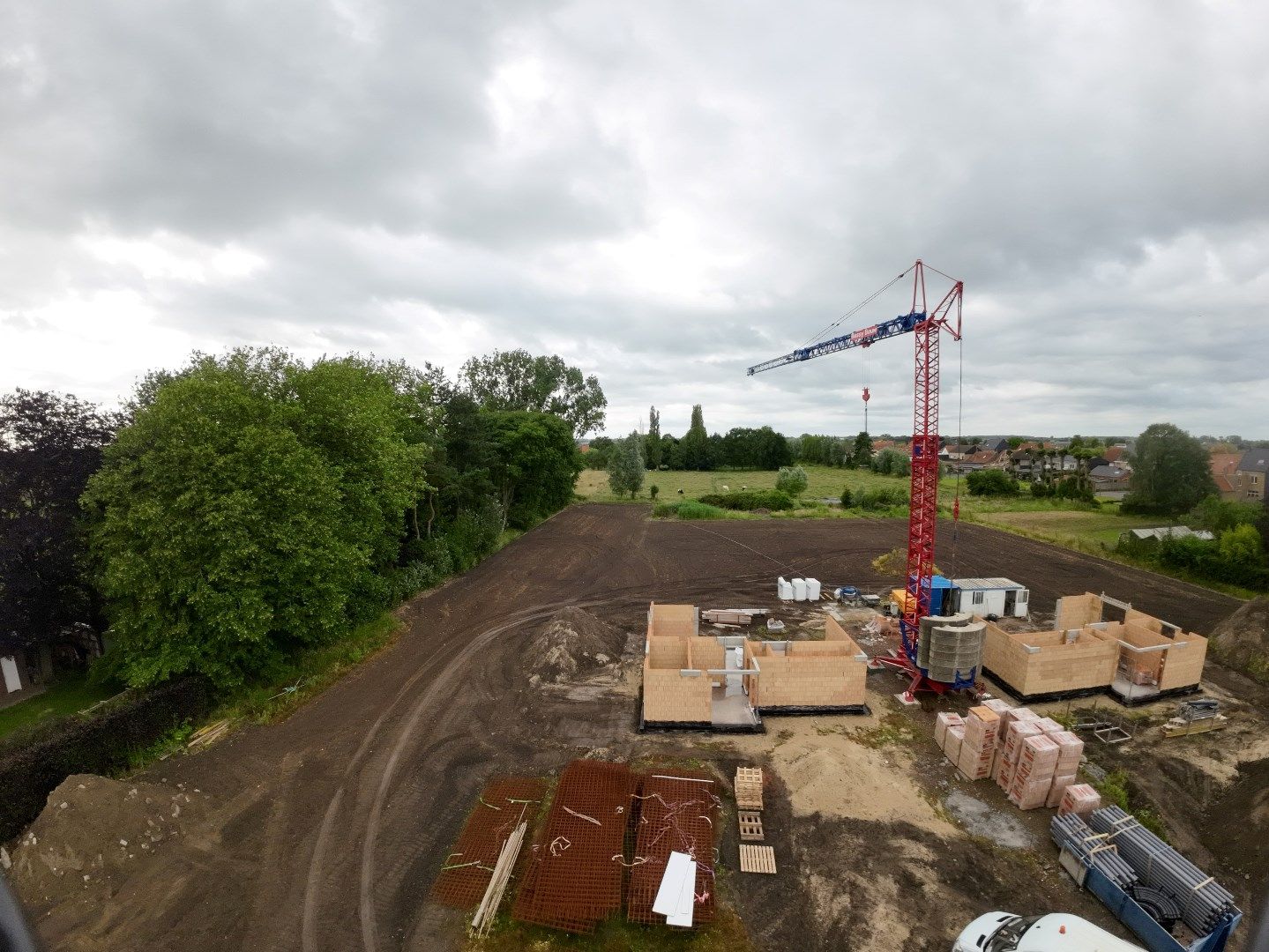 Rustig gelegen nieuwbouwwoning met 3 slaapkamers en prachtig zicht op de velden te Moere foto 1