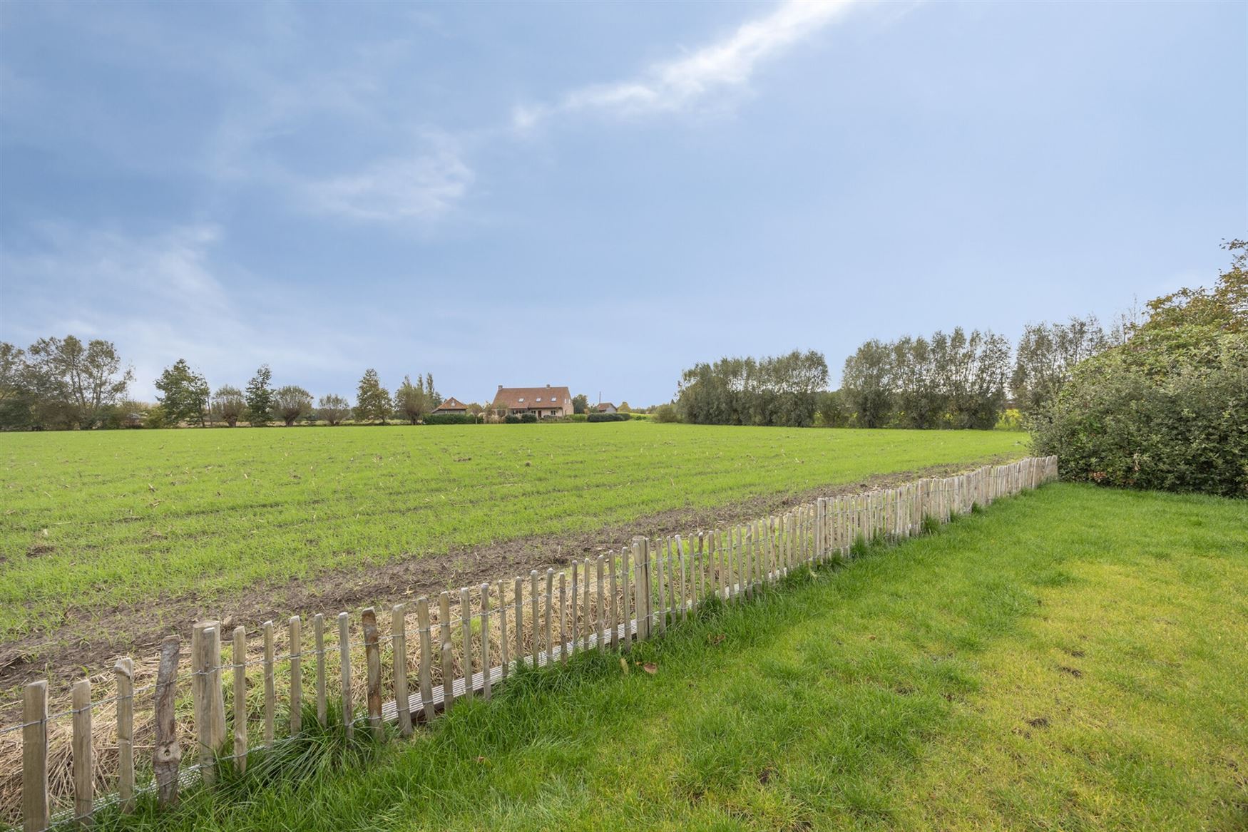 Uitzonderlijke nieuwbouwwoning in landelijke stijl foto 24