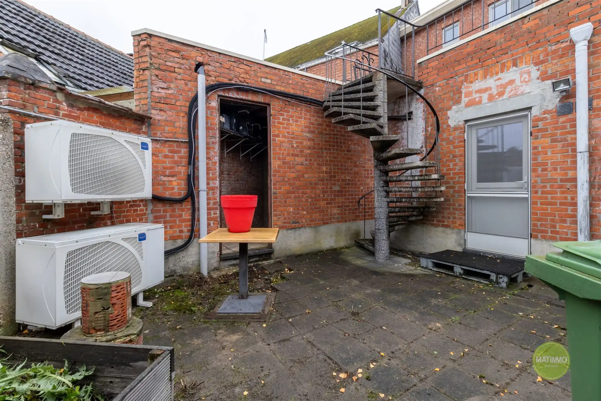 Commercieel handelspand met duplex appartement in Balen foto 30