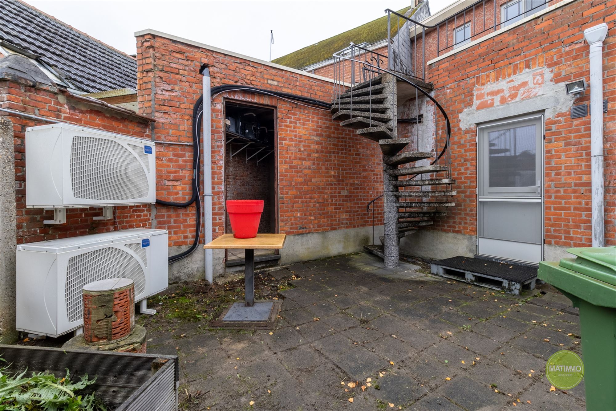 Commercieel handelspand met duplex appartement in Balen foto 30