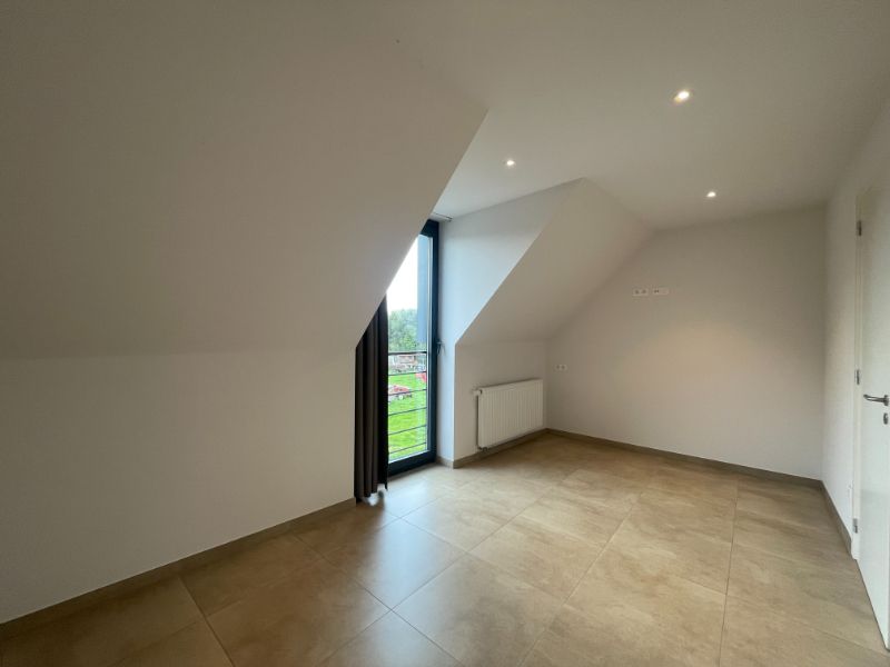 Instapklare woning met terras en garage in hartje Aspelare foto 11