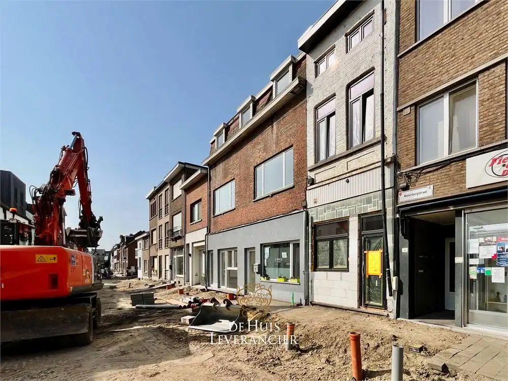 Uniek gebouw met handel en woongelegenheden te koop in Rumst foto 4
