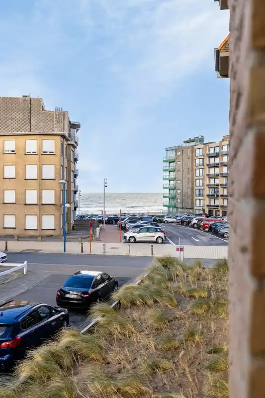 Ruim appartement met twee slaapkamers te koop in Koksijde. foto 7