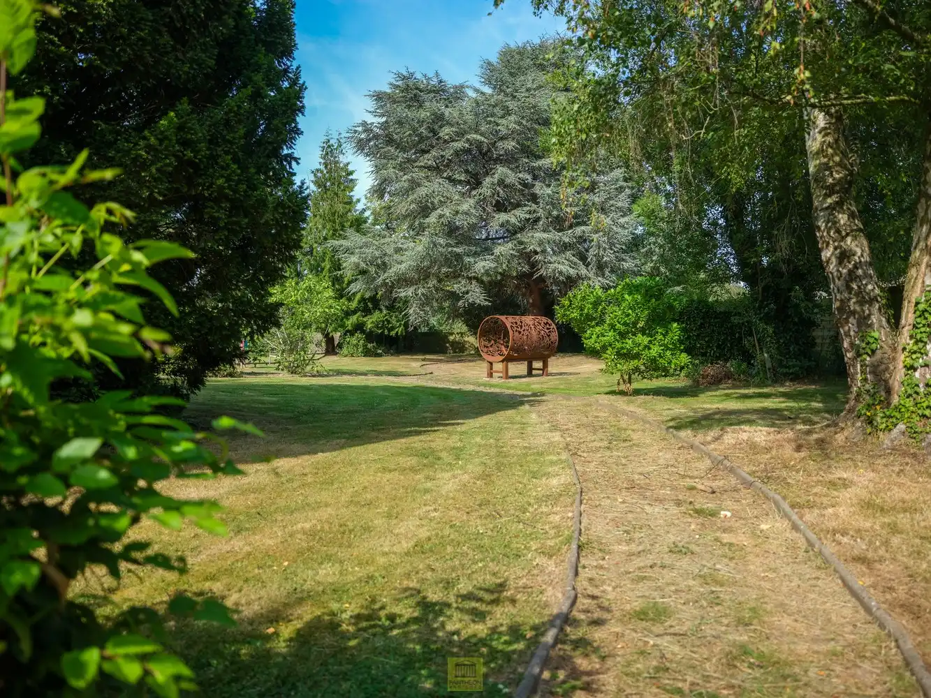 Charmante voormalige pastorie op een royaal perceel van 38a 50ca foto 32