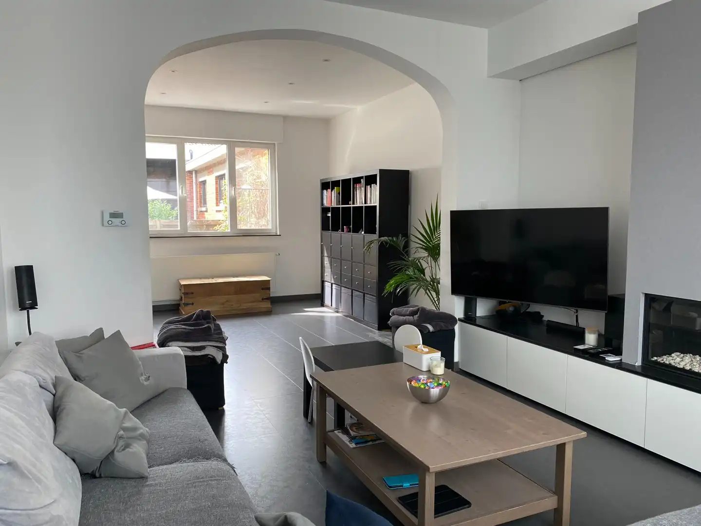 Karaktervolle gerenoveerde woning met garage en tuin foto 3