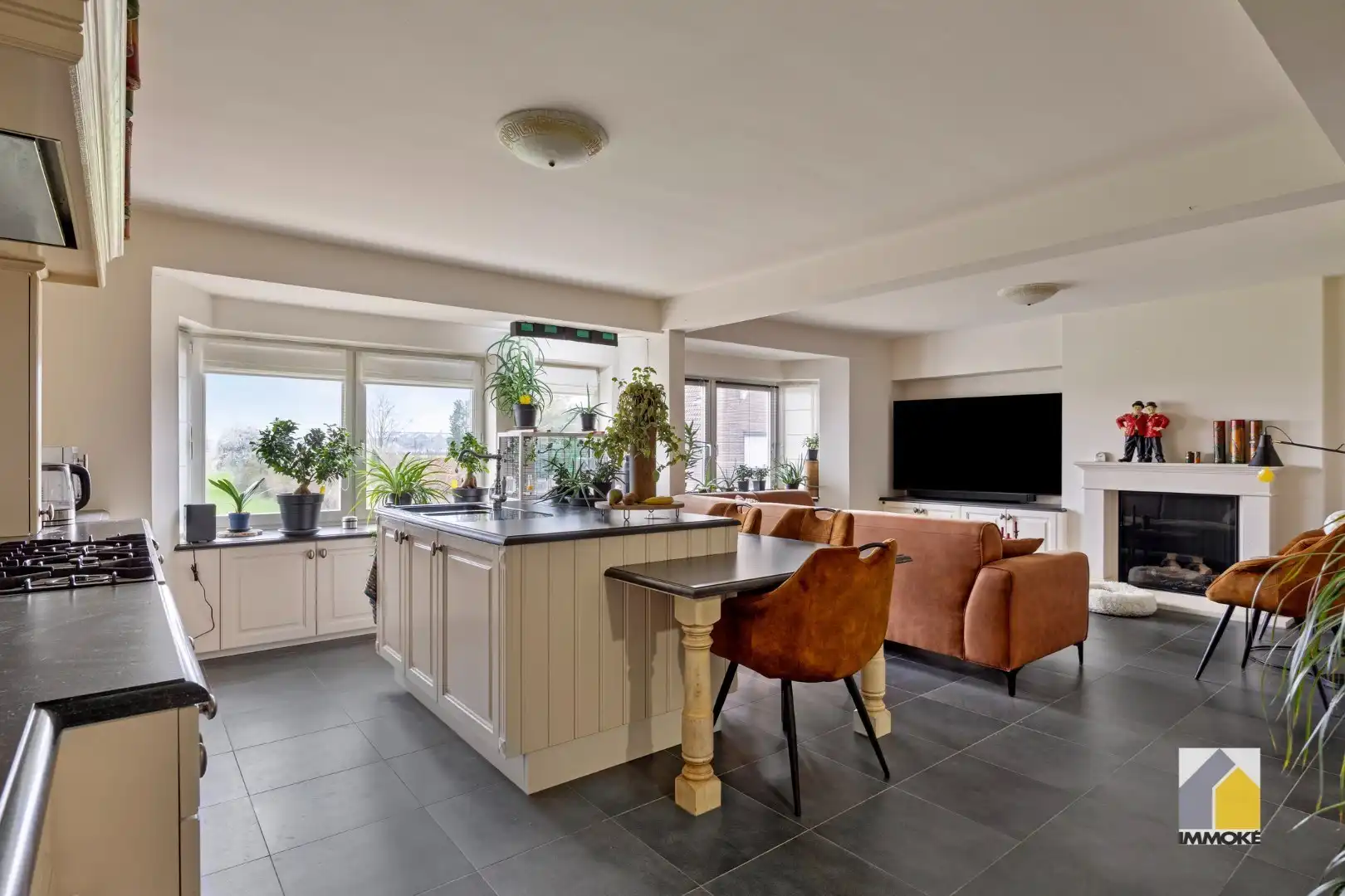 Ruim, energiezuinig appartement met 2 slpk en zonneterras. foto {{pictureIndex}}