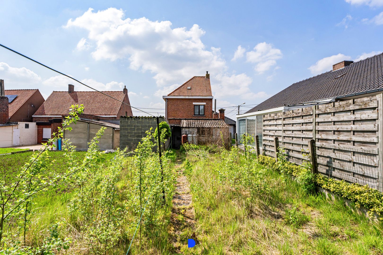Te renoveren woning met potentieel! foto 13