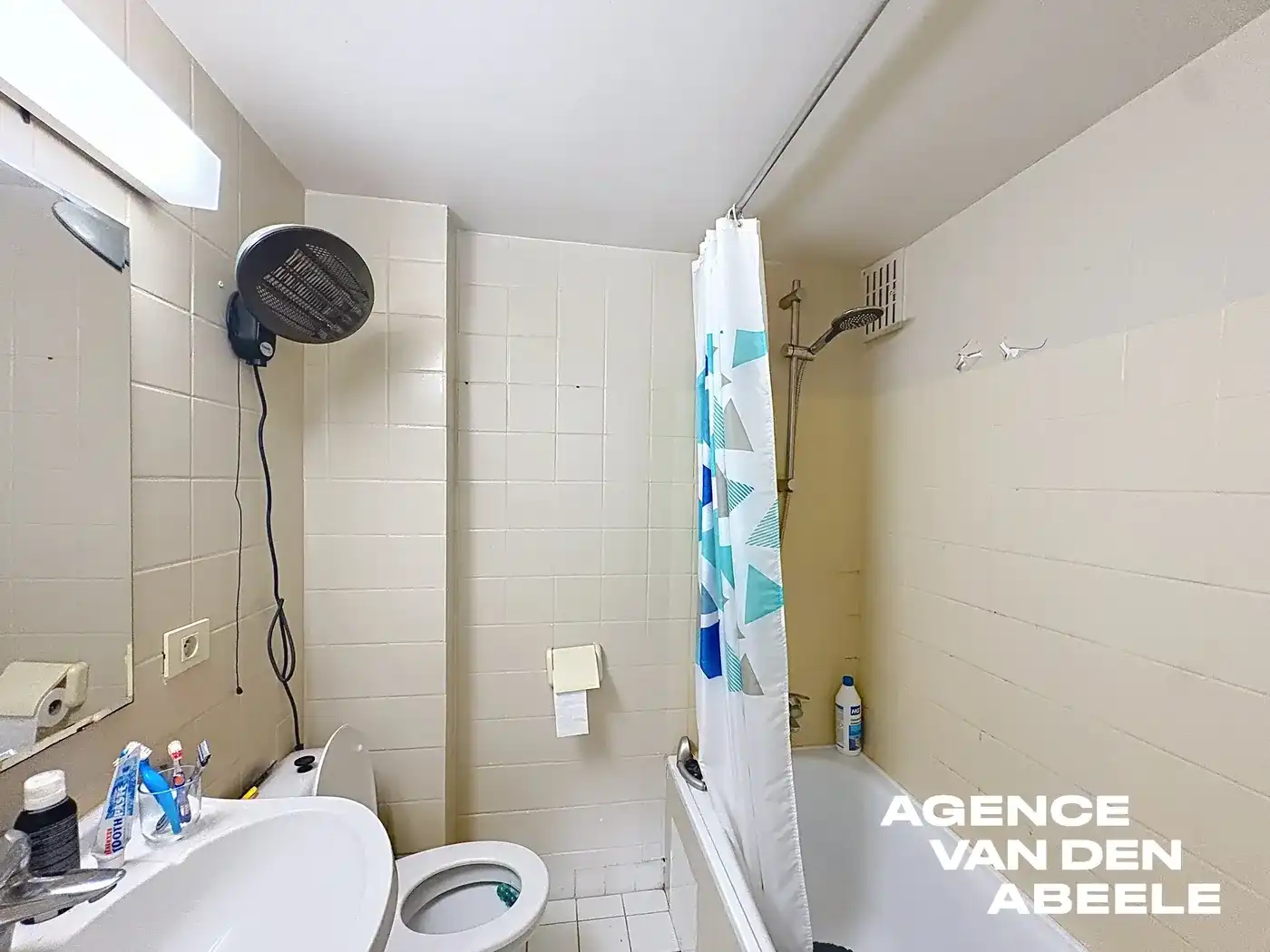 Gemeubelde studio met 1 slaapkamer in het hart van Brugge foto 6