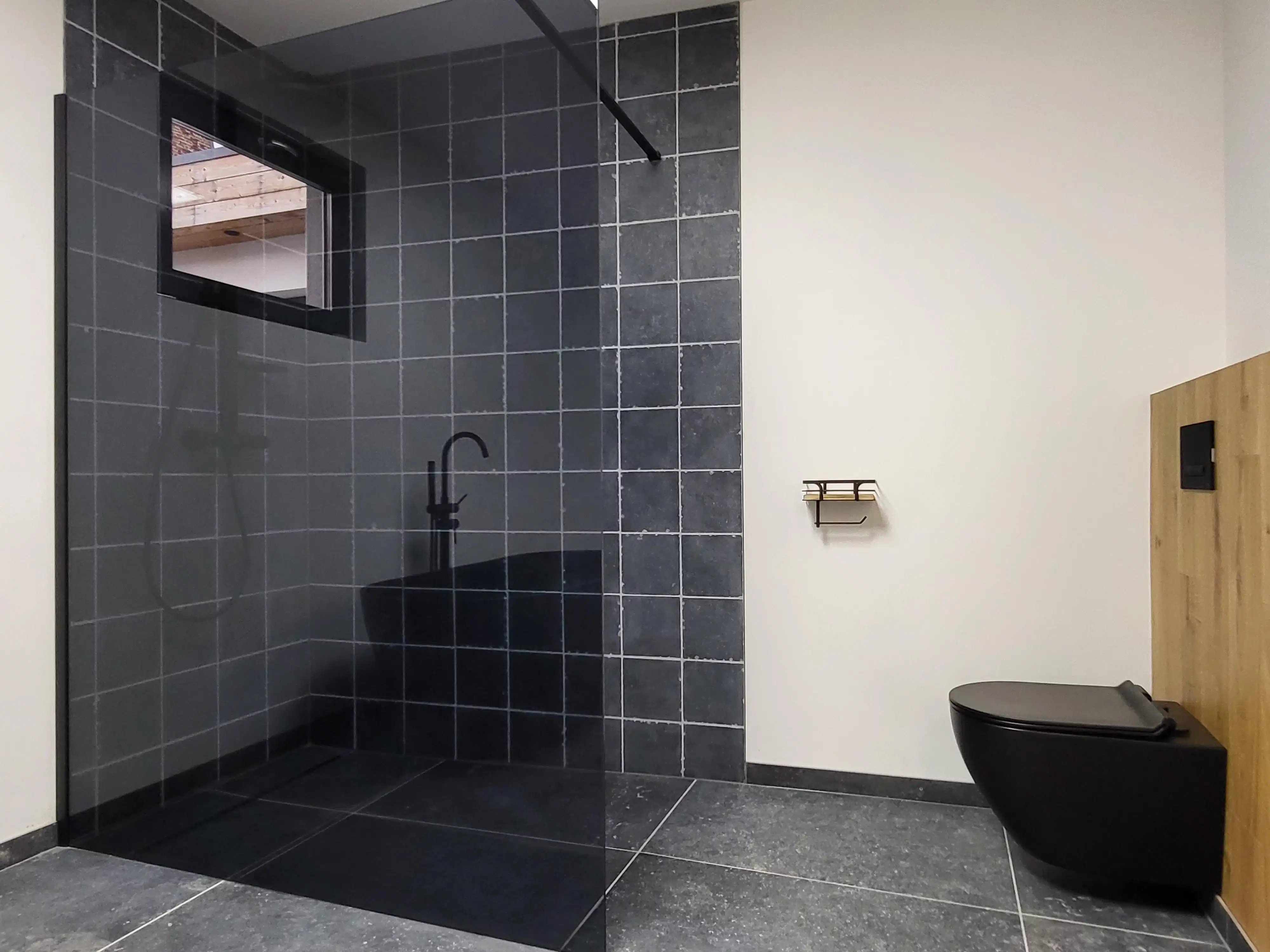 Deze volledig totaal gerenoveerde woning (2024–2025) combineert hedendaags comfort met een hoogwaardige afwerking en biedt maar liefst 5 ruime slaapkamers.  foto 17