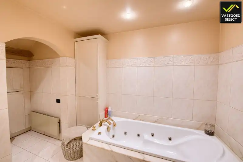 Authentieke hoeve op 13.920 m² met verzicht over de velden foto 15