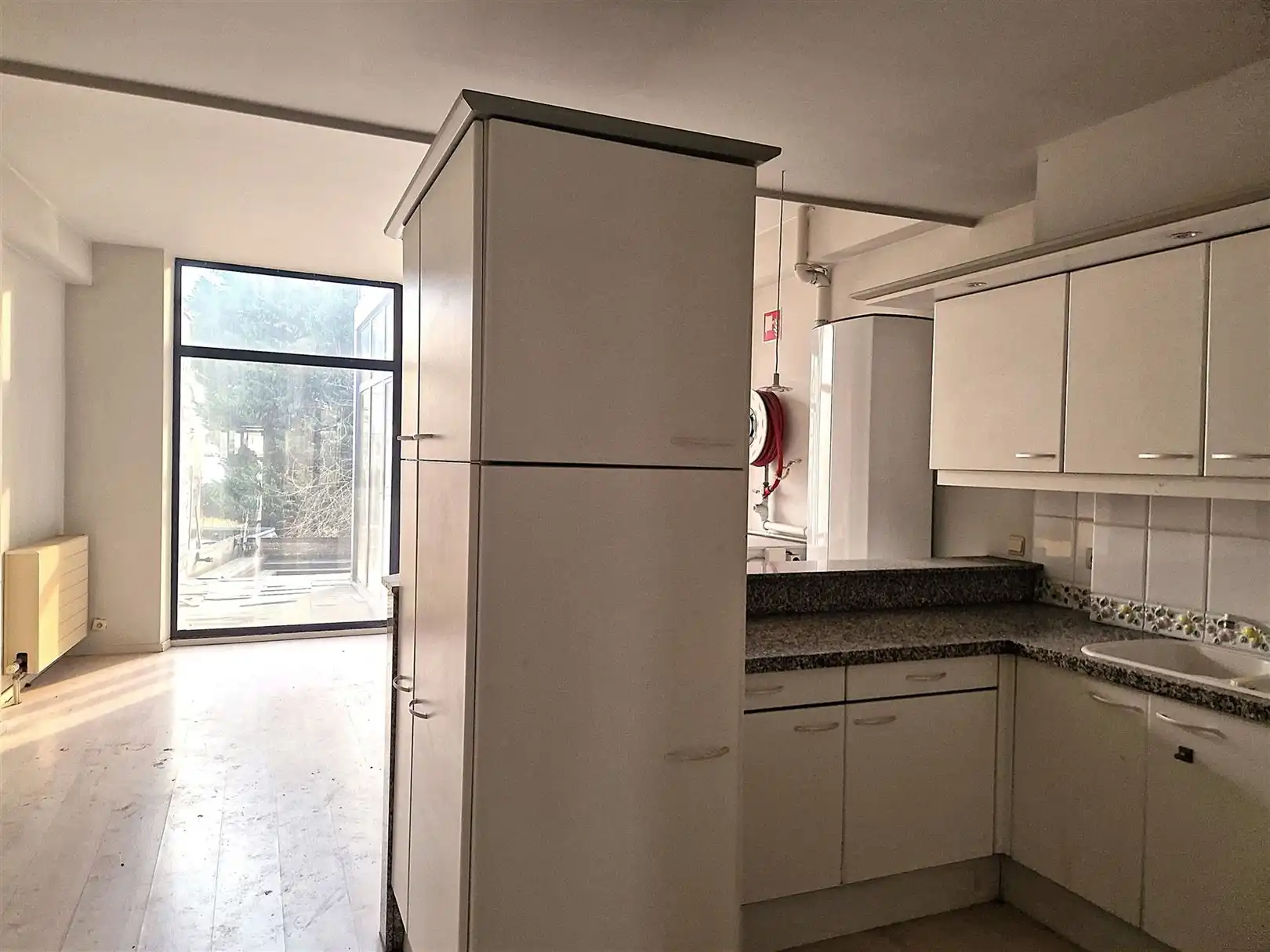 Handelspand met woonst in het centrum van Mortse!l foto 4