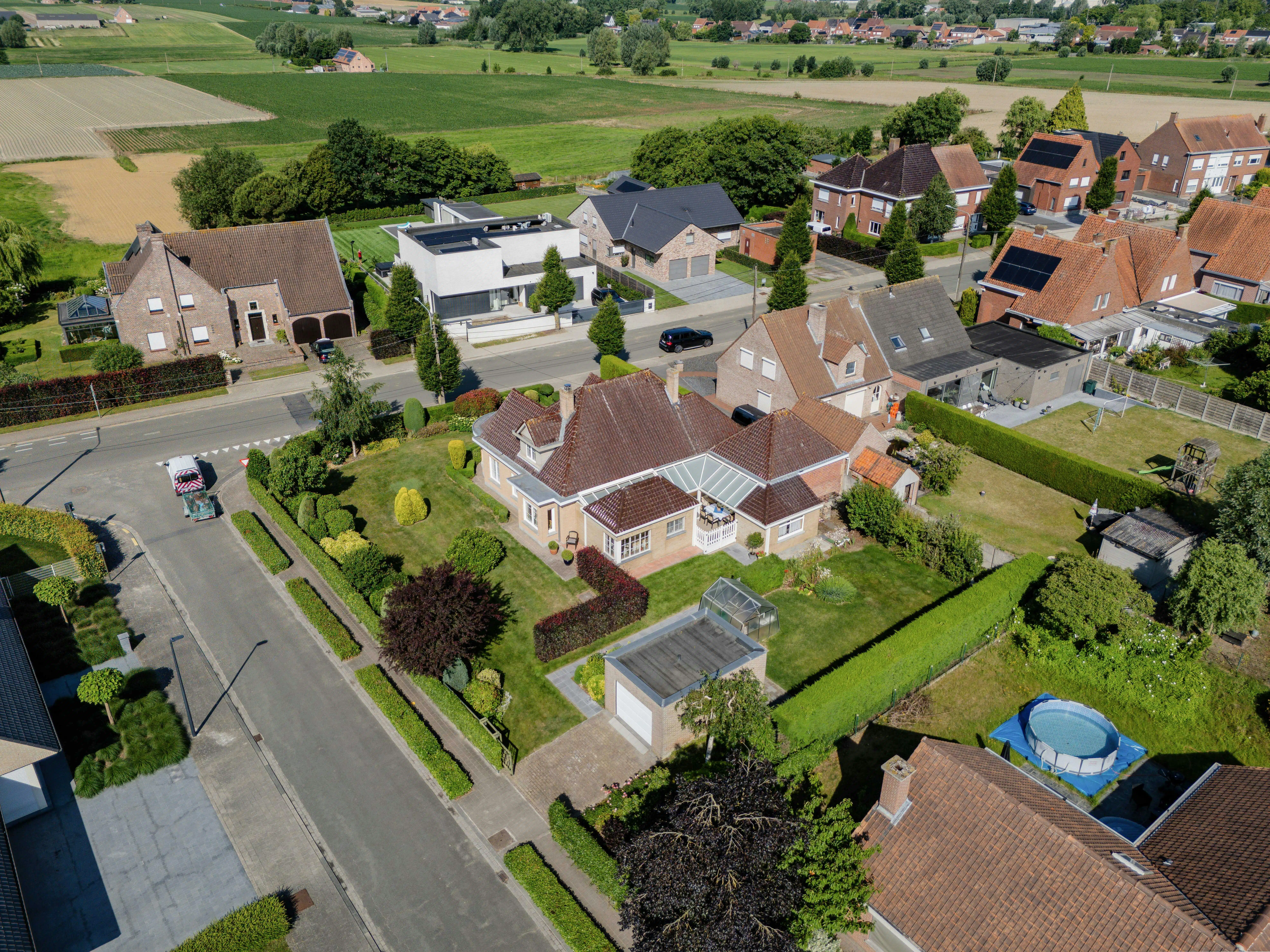 Hoofdfoto van de publicatie: Karaktervolle villa te Moorslede 