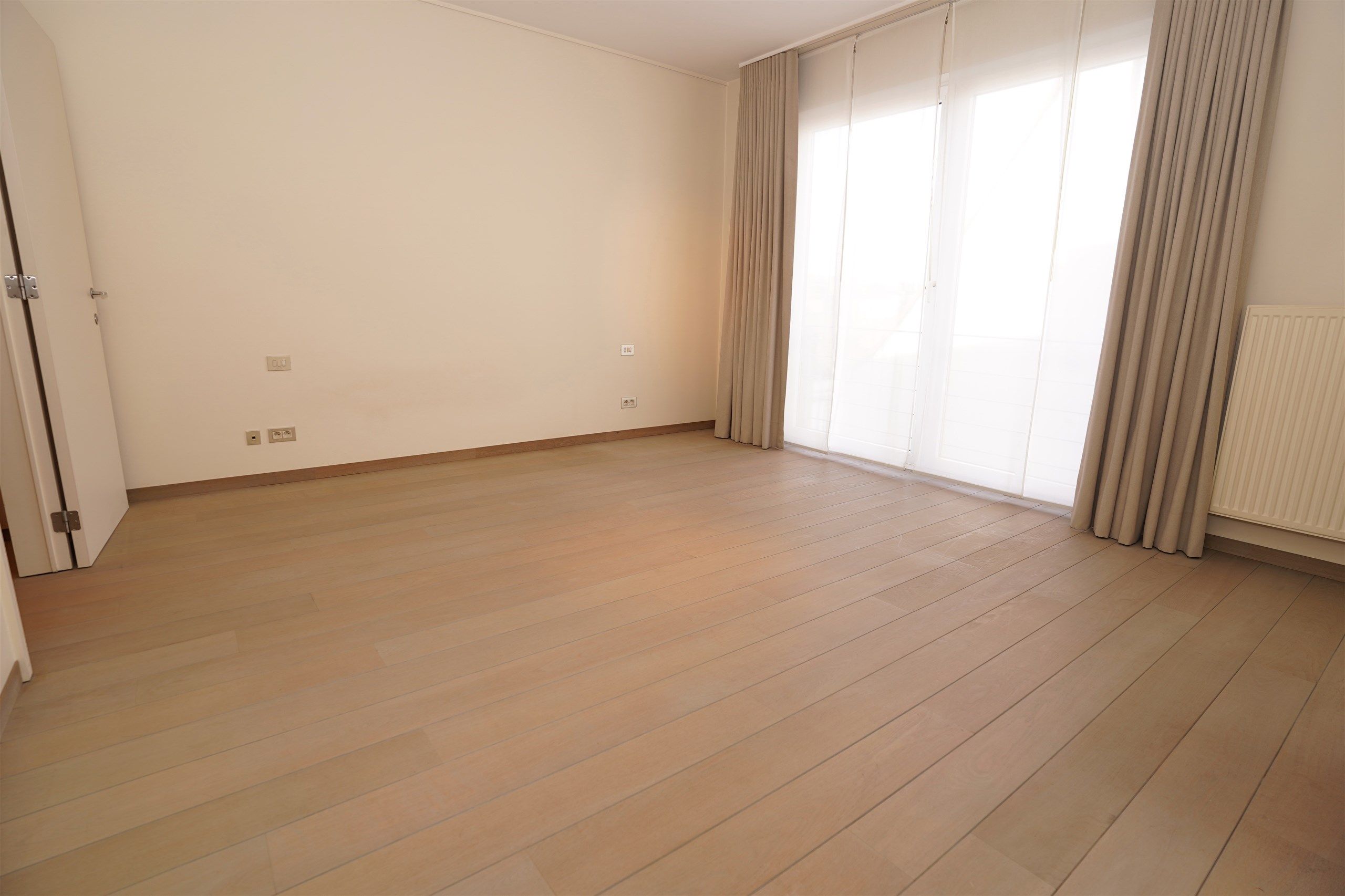 Luxeappartement met 2 slpks, 2 badk, dressing & staanplaats foto 12