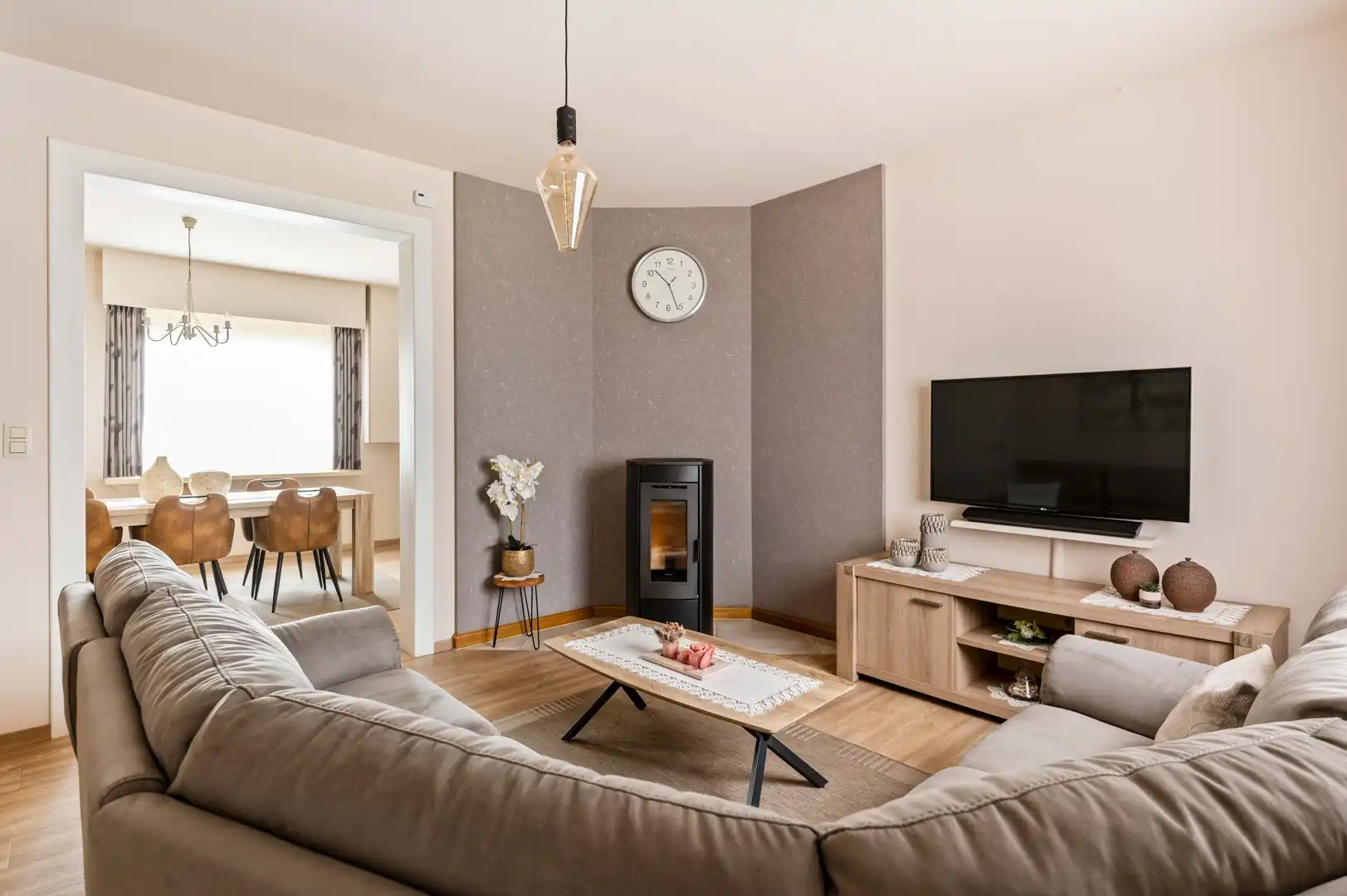 Te moderniseren woning met tal van mogelijkheden op centrale ligging in Herselt foto 4