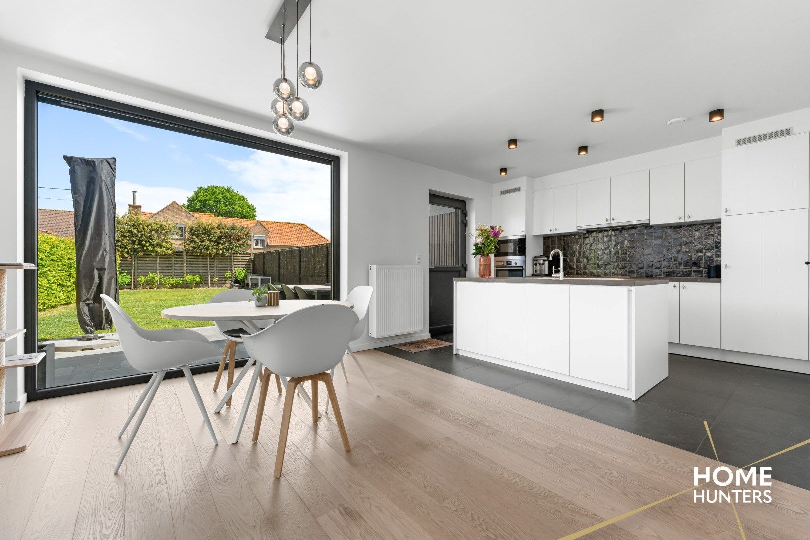 Halfopen bebouwing in landelijke, moderne stijl  foto 6