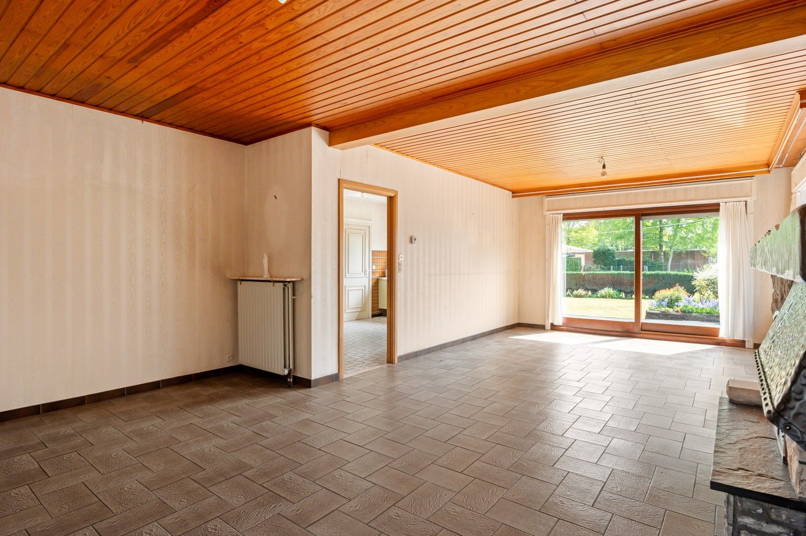 Vrijstaande villa met een grote zonnige tuin in Brasschaat foto 3