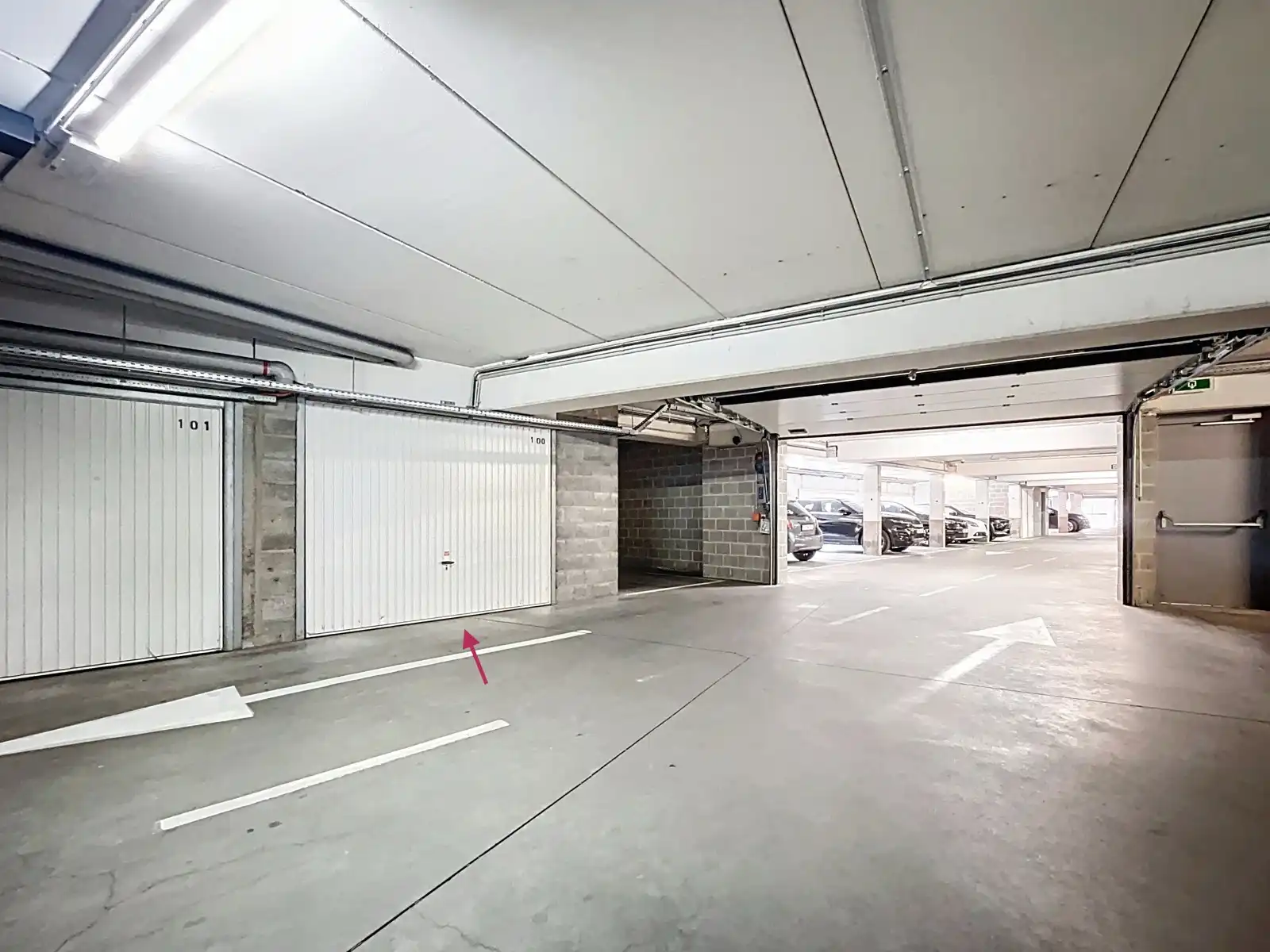 Afgesloten garagebox op toplocatie in de stad! foto 2