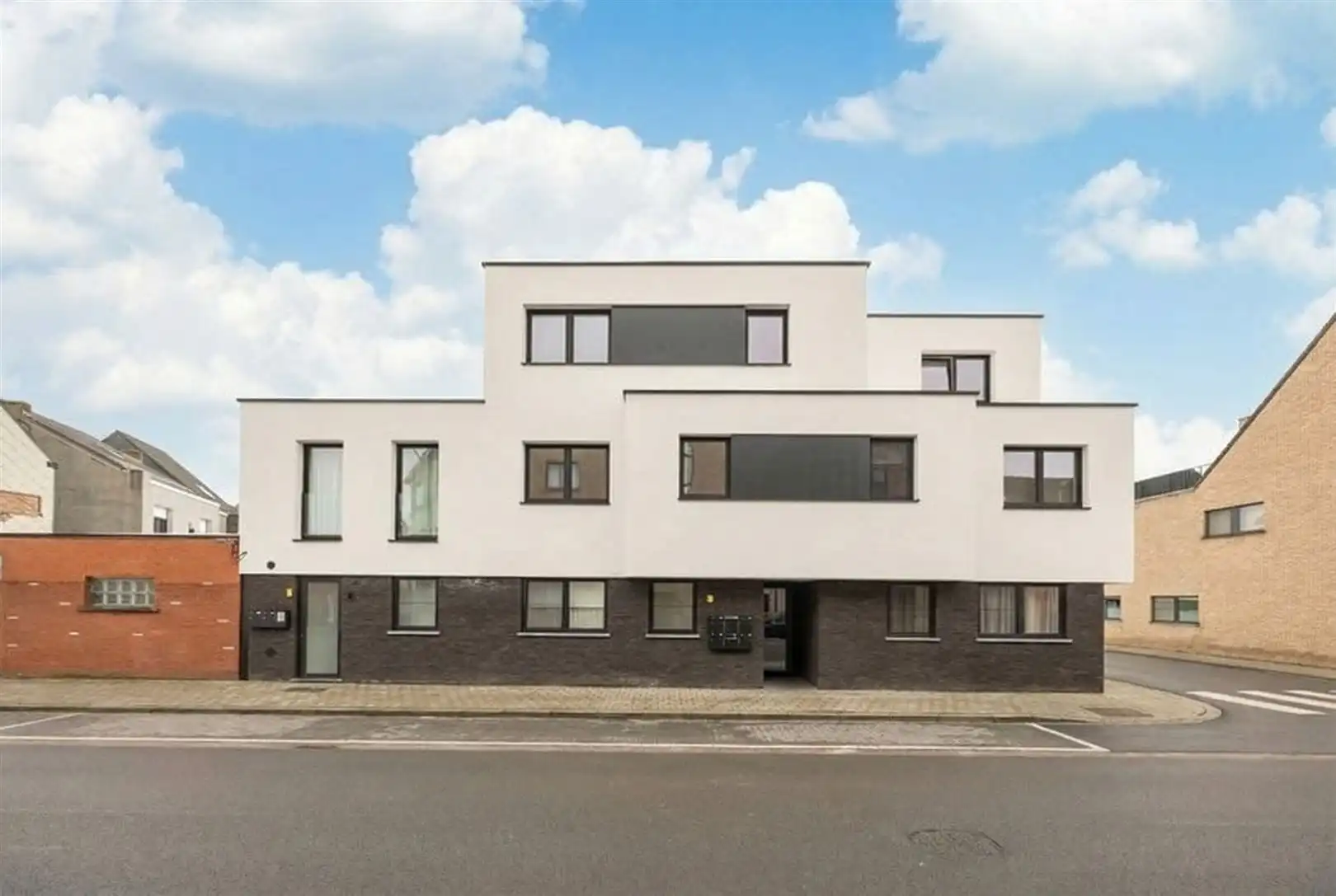 Modern nieuwbouwappartement met 2 slaapkamers, terras & overdekte autostaanplaats foto 13