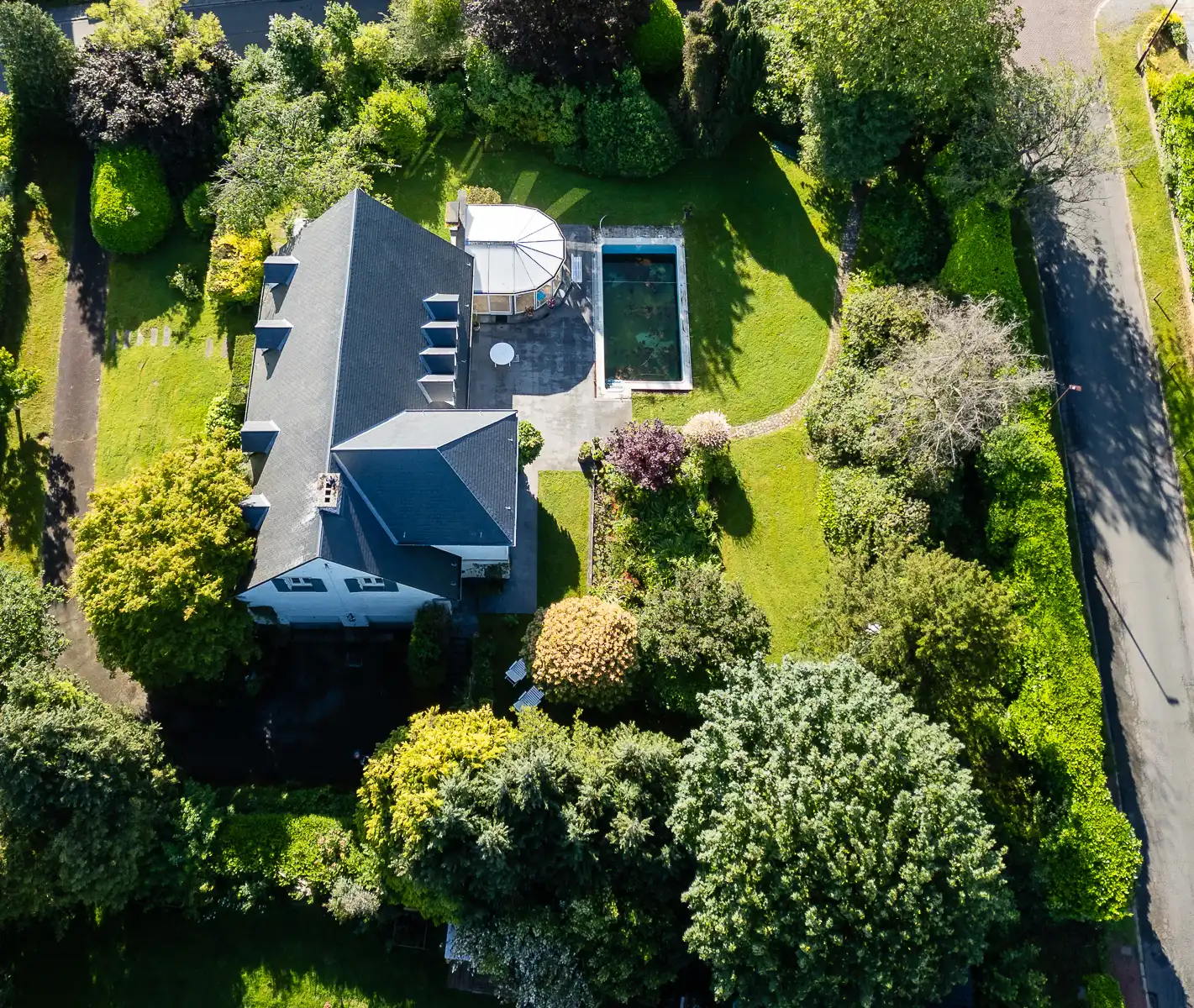 Villa met zwembad, 5 slpk, op 2.270 m2 in Beersel. foto 3