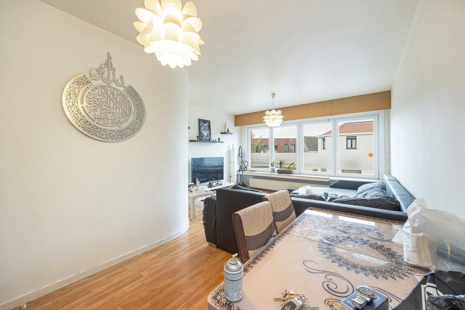 Op te frissen opbrengsteigendom comm. ruimte + 2 app. foto 8