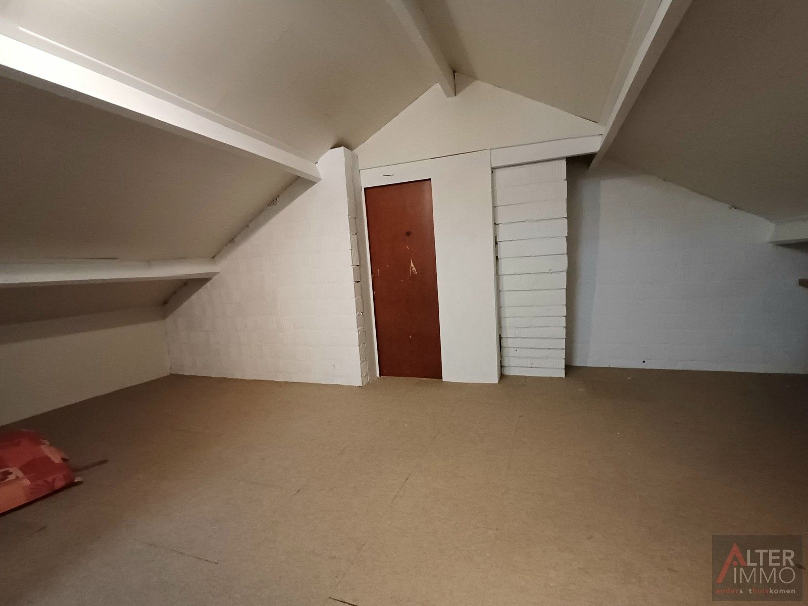 Instapklare woning, 3/4 slpks, ruime zolder en royale garage! foto 27