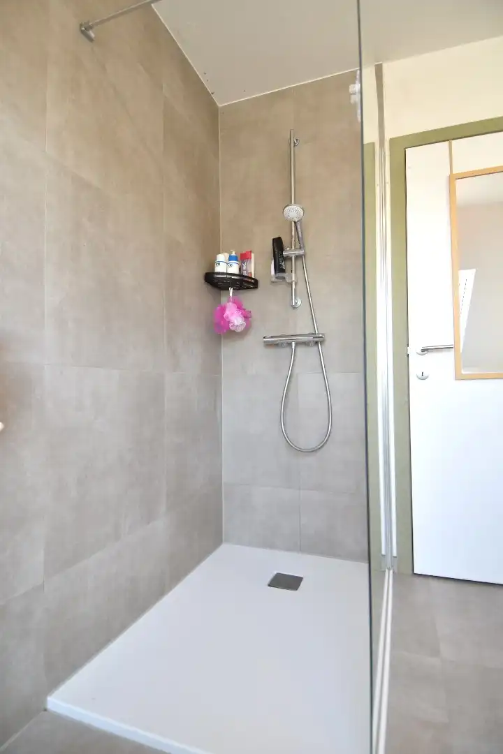 Nieuwbouwwoning met 3 slaapkamers en carport gelegen in een kindvriendelijke wijk te Heule foto 7